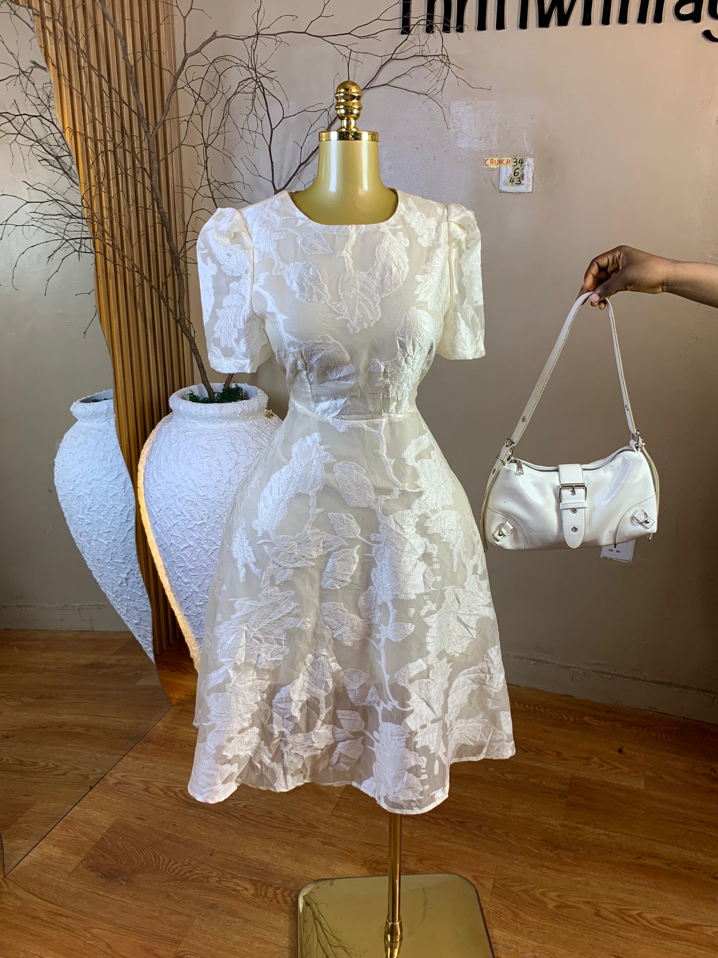 CRUNCH34 SIZE6 Length43 white dress