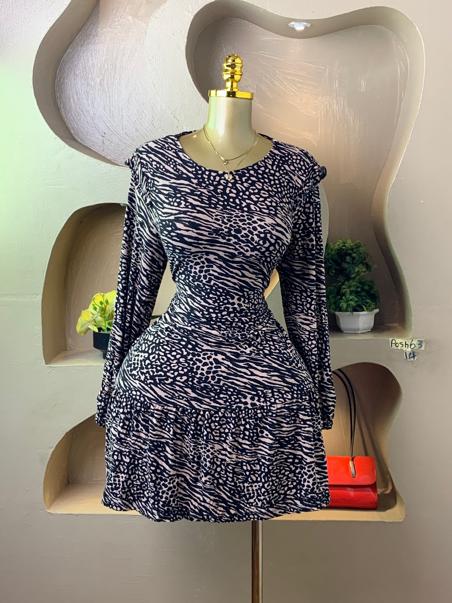 POSH63 DRESS SIZE14