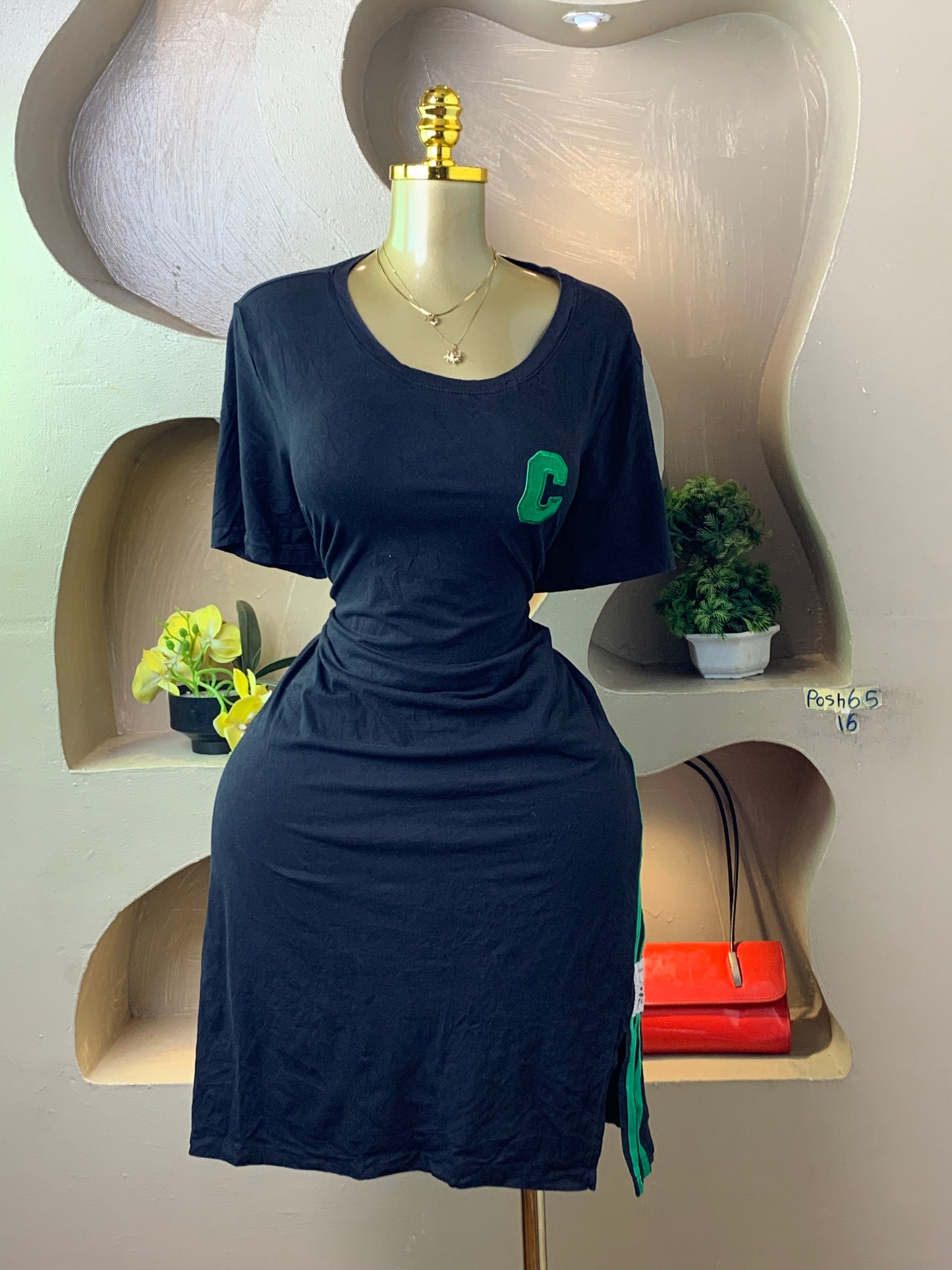 POSH65 BLACK DRESS SIZE16