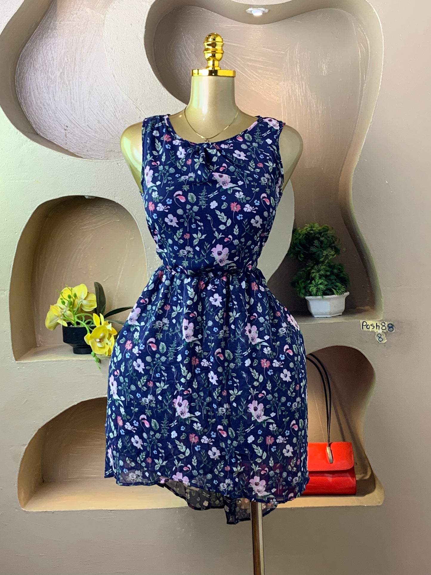 POSH88 FLORAL DRESS SIZE