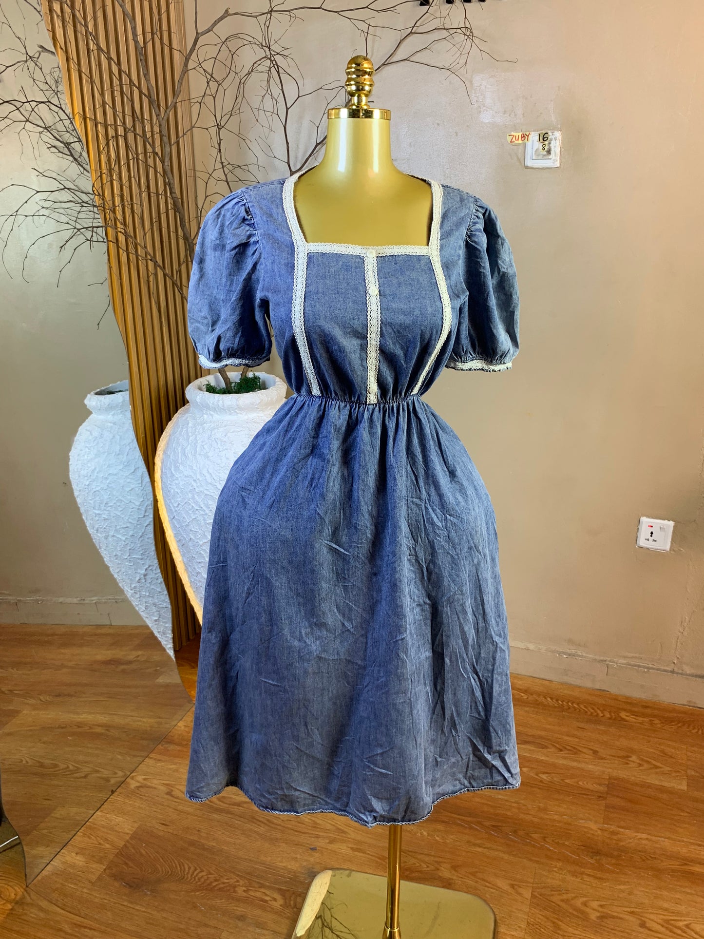 ZUBY16 SIZE8/10 Denim dress
