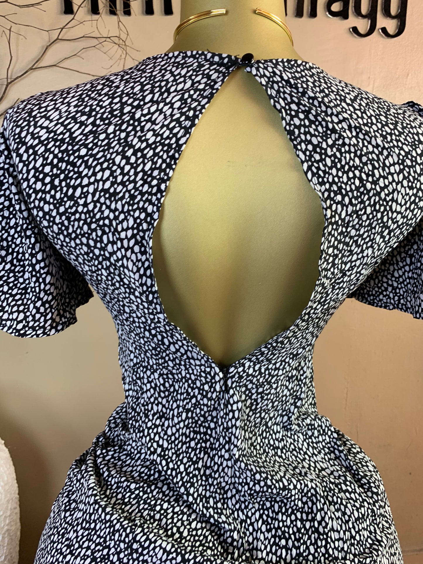 MINA28 SIZE8 Length43 white&black dress
