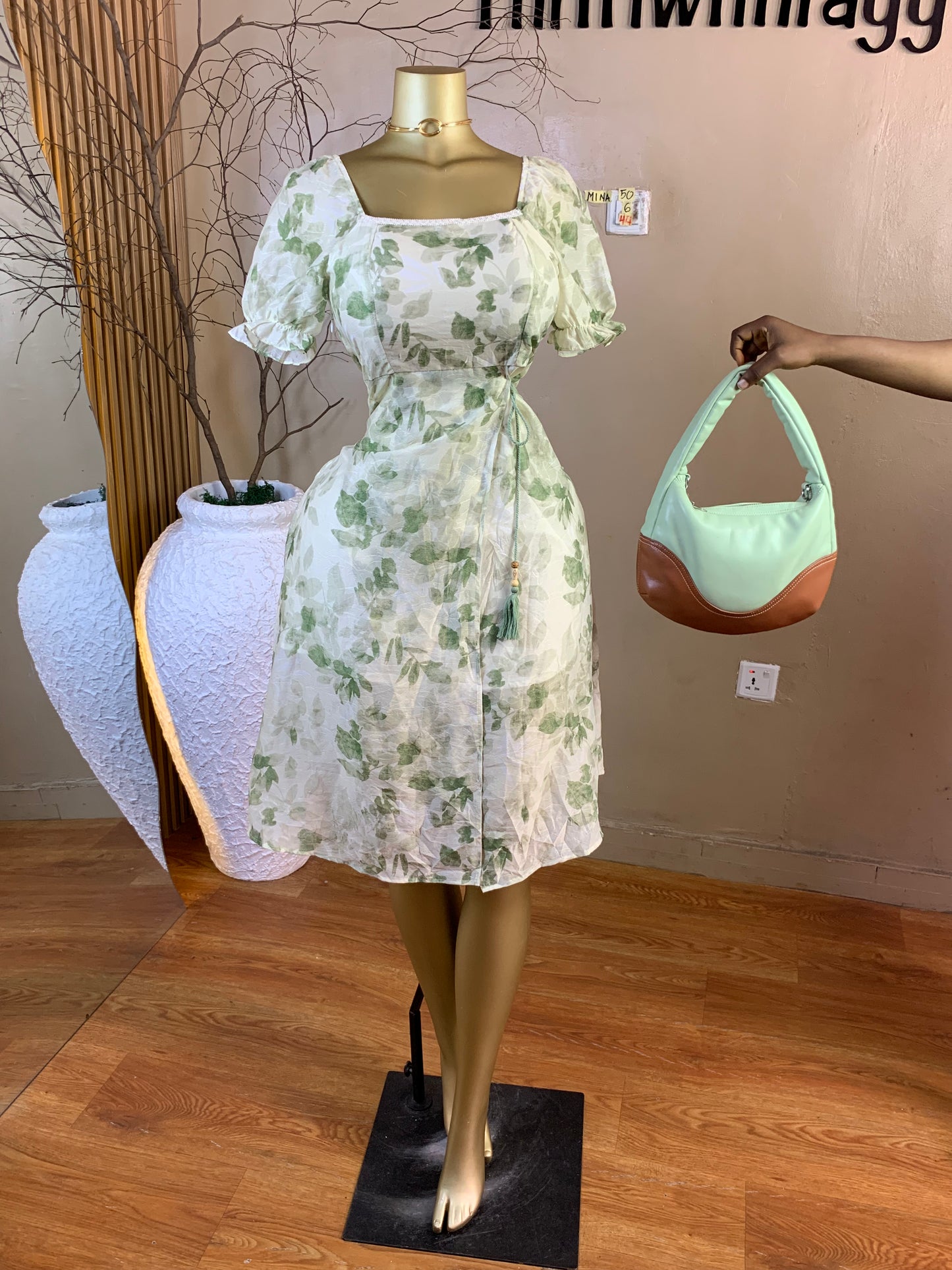 MINA50 SIZE6 Length44 green dress