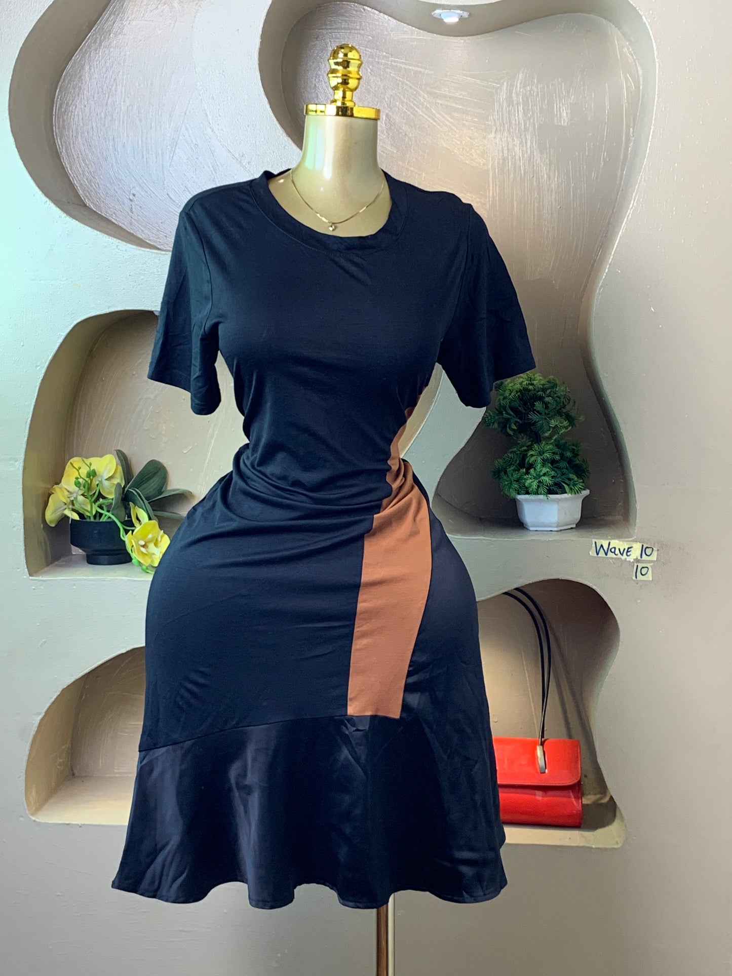 WAVE10 BLACK DRESS SIZE10