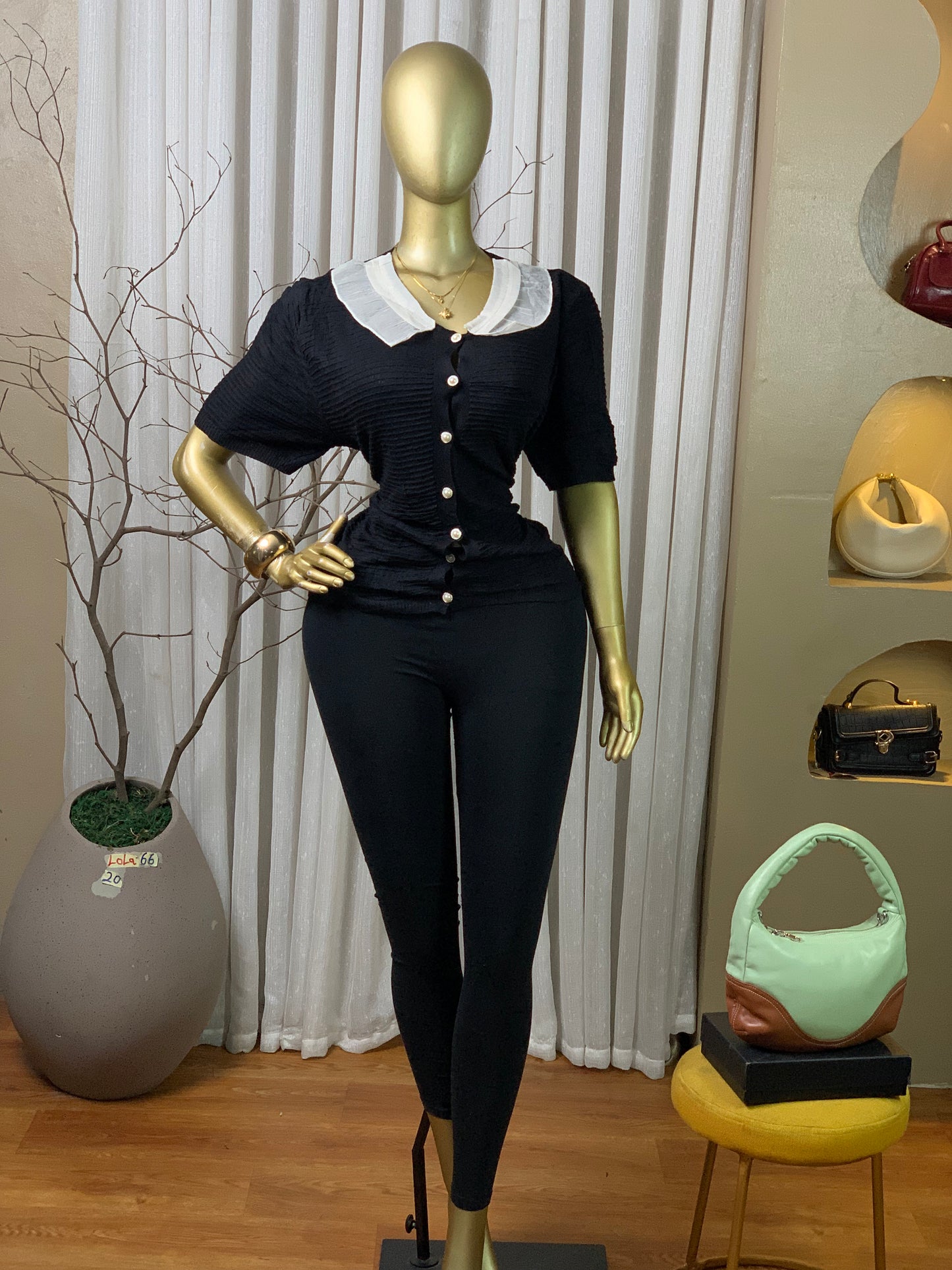 LOLA66 SIZE20 black knit top