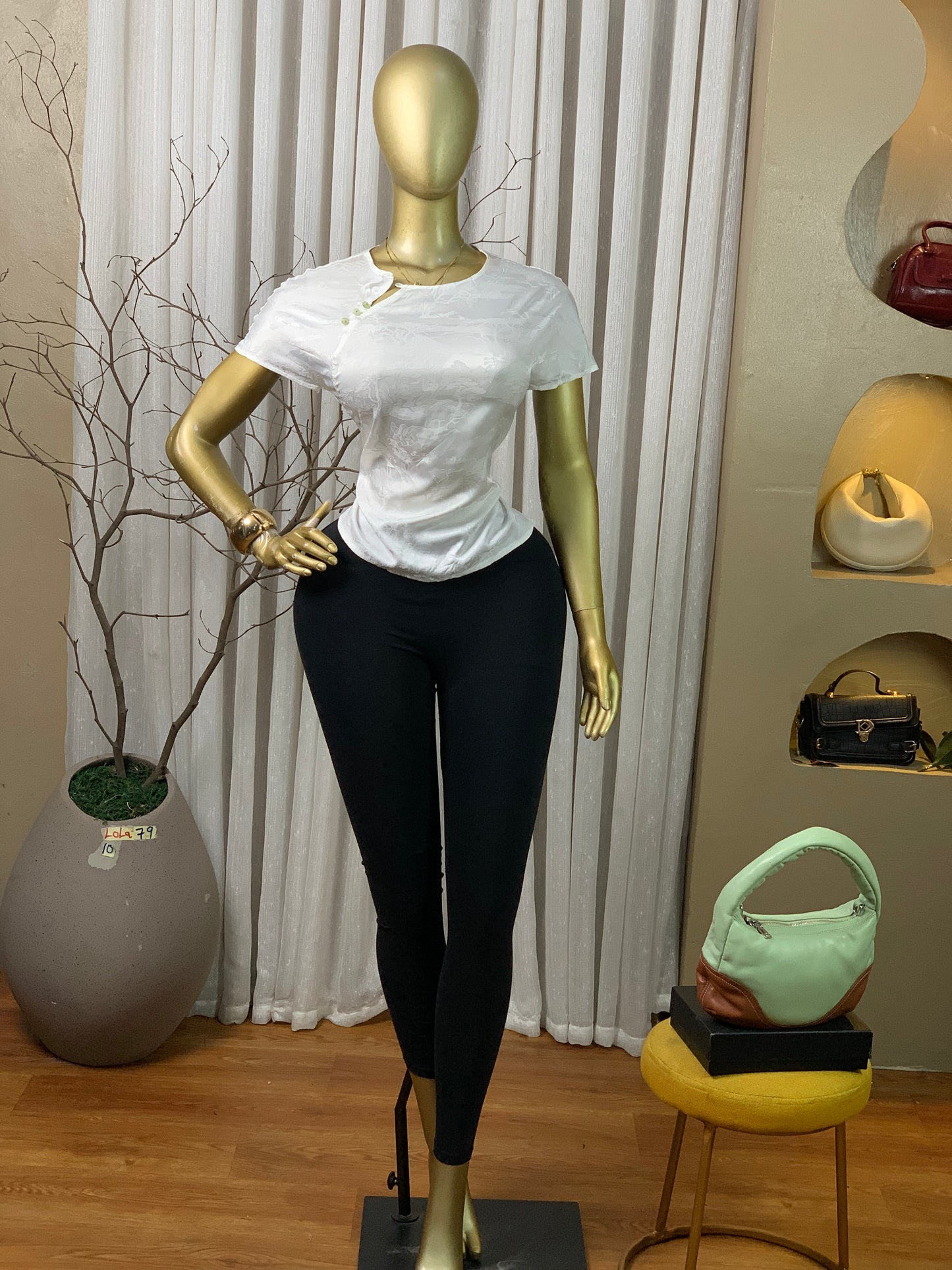 LOLA79 SIZE10 white top