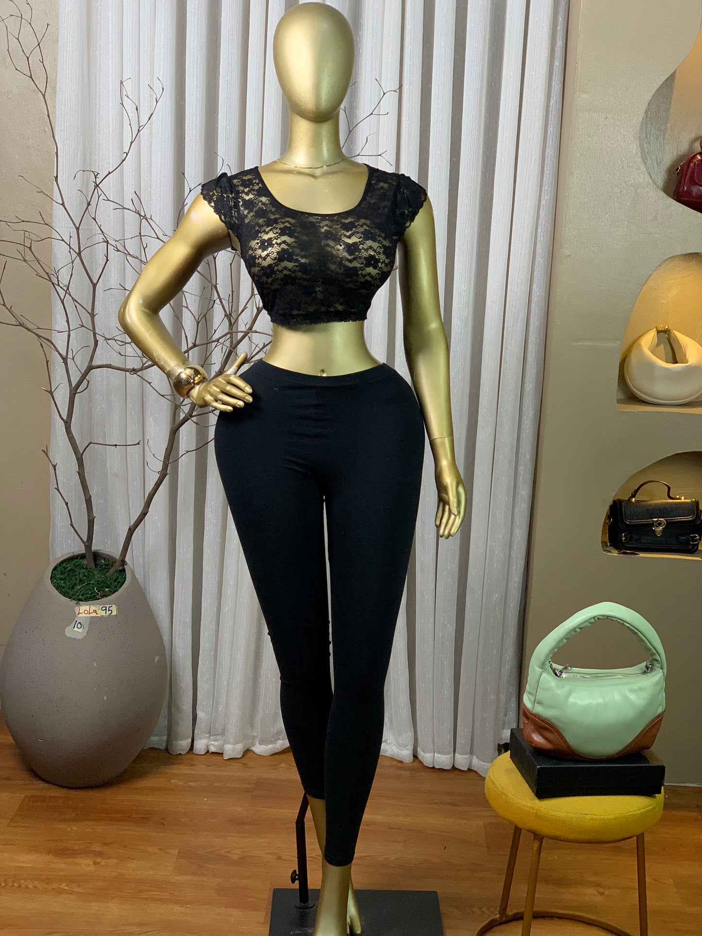 LOLA95 SIZE10 black net top