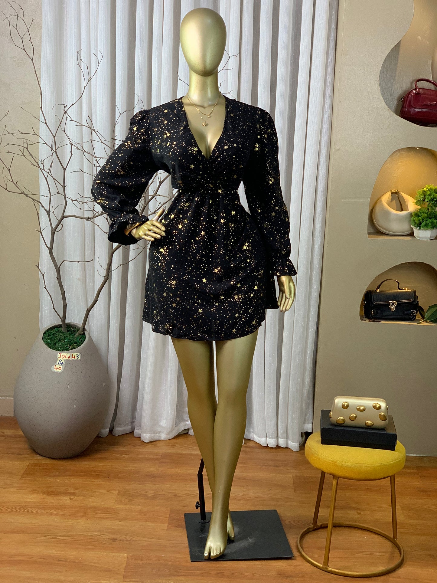 JOLA43 SIZE14 Length40 black dress with a touch of gold