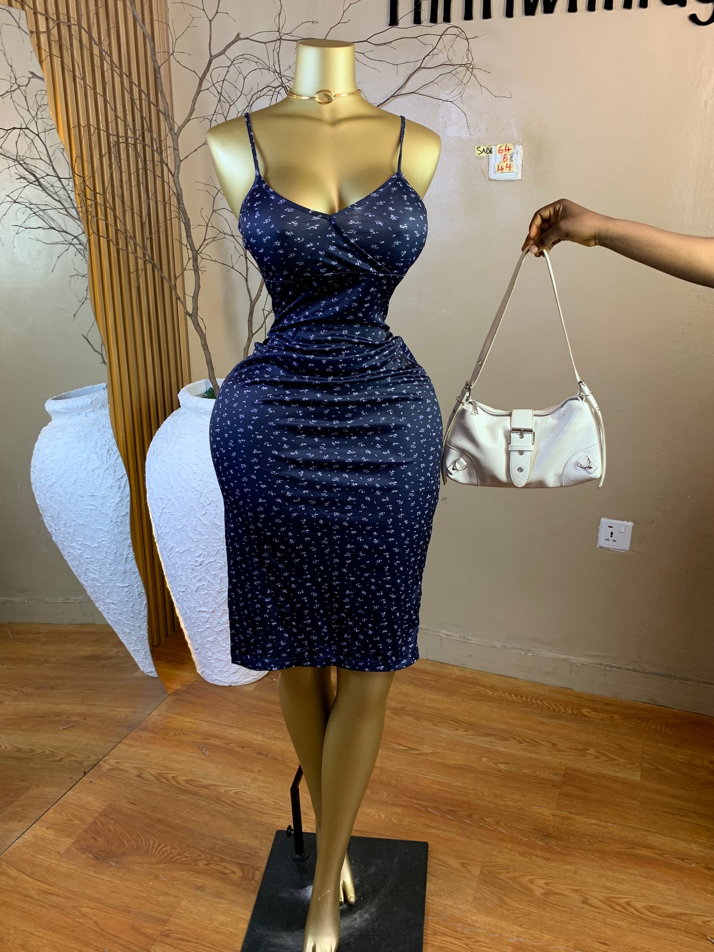 SADE64 SIZE6 Length44 dress