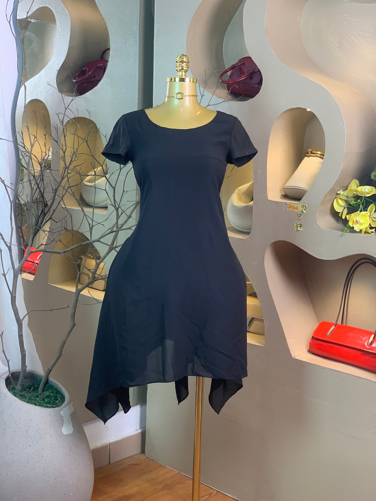 KIYAH92 SIZE8 Length37 black dress