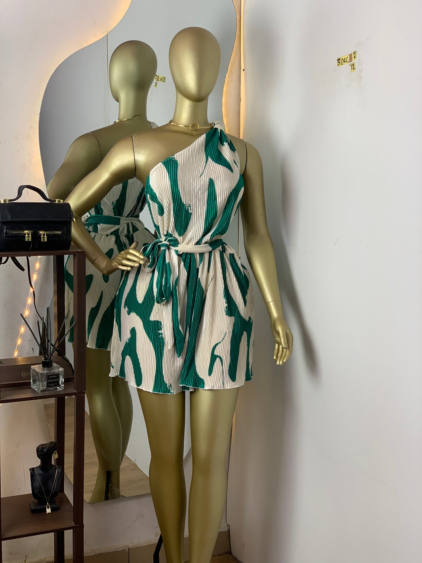 SIZE8&12 5DEC82 (play suit)