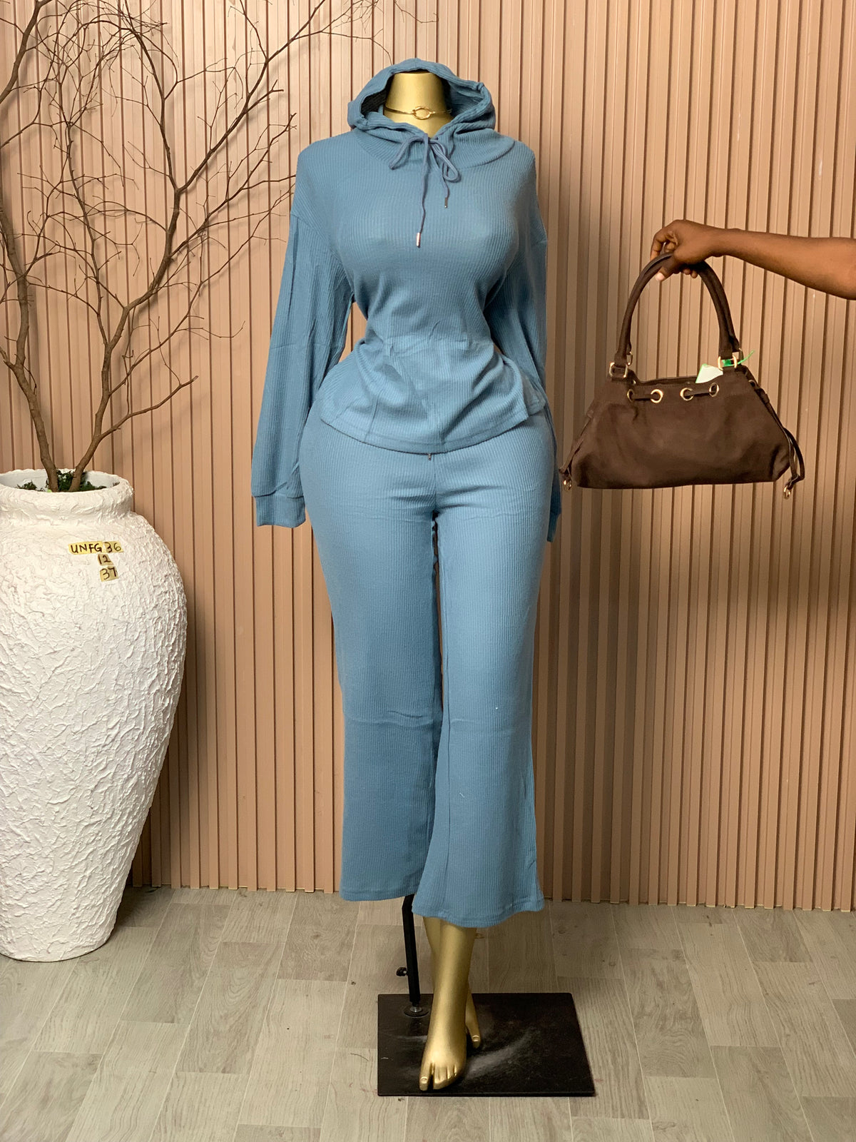 Unforgettable36 SIZE12 Length37 Brand new two piece set