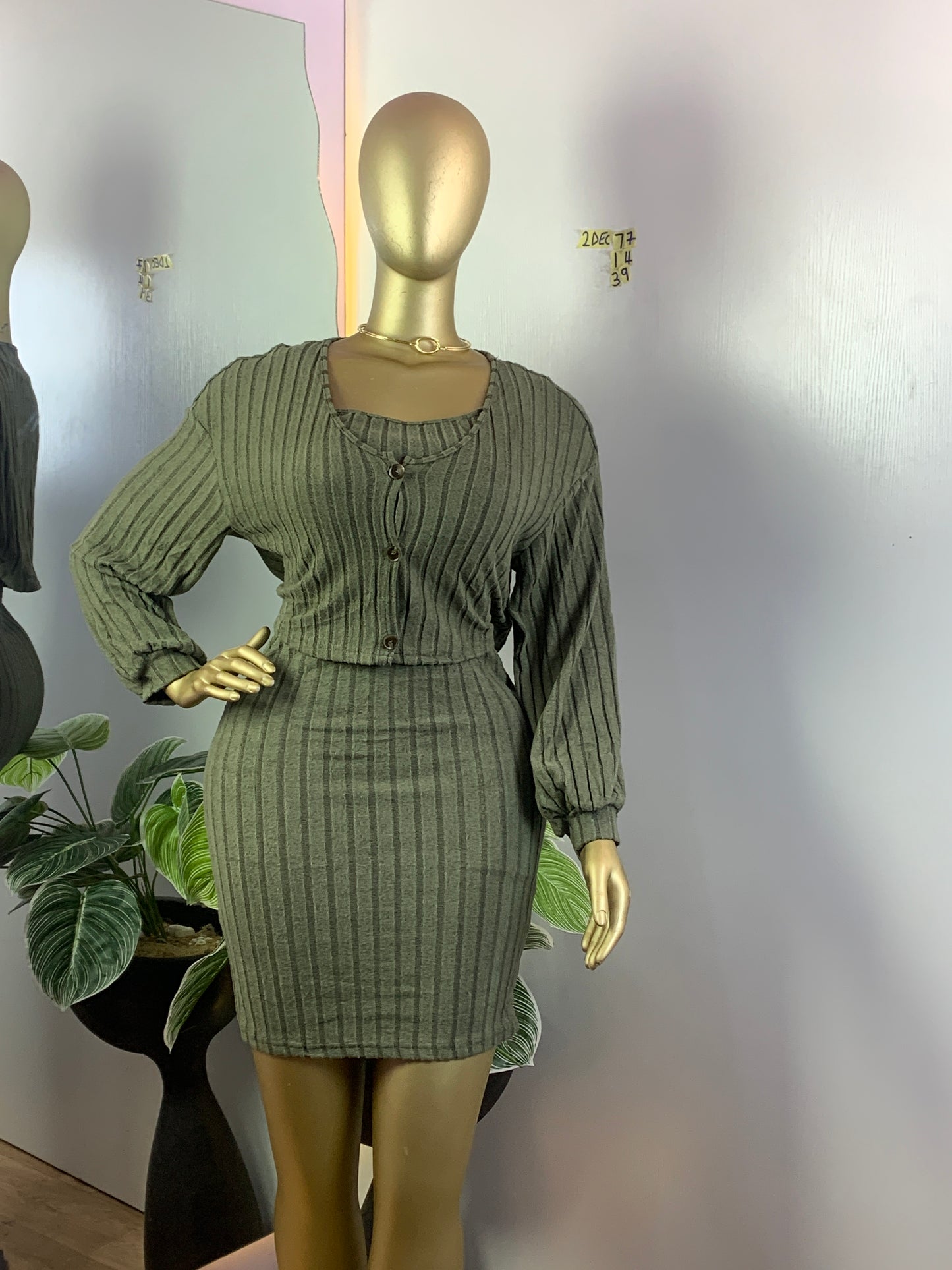 SIZE14 2DEC77B LENGTH39