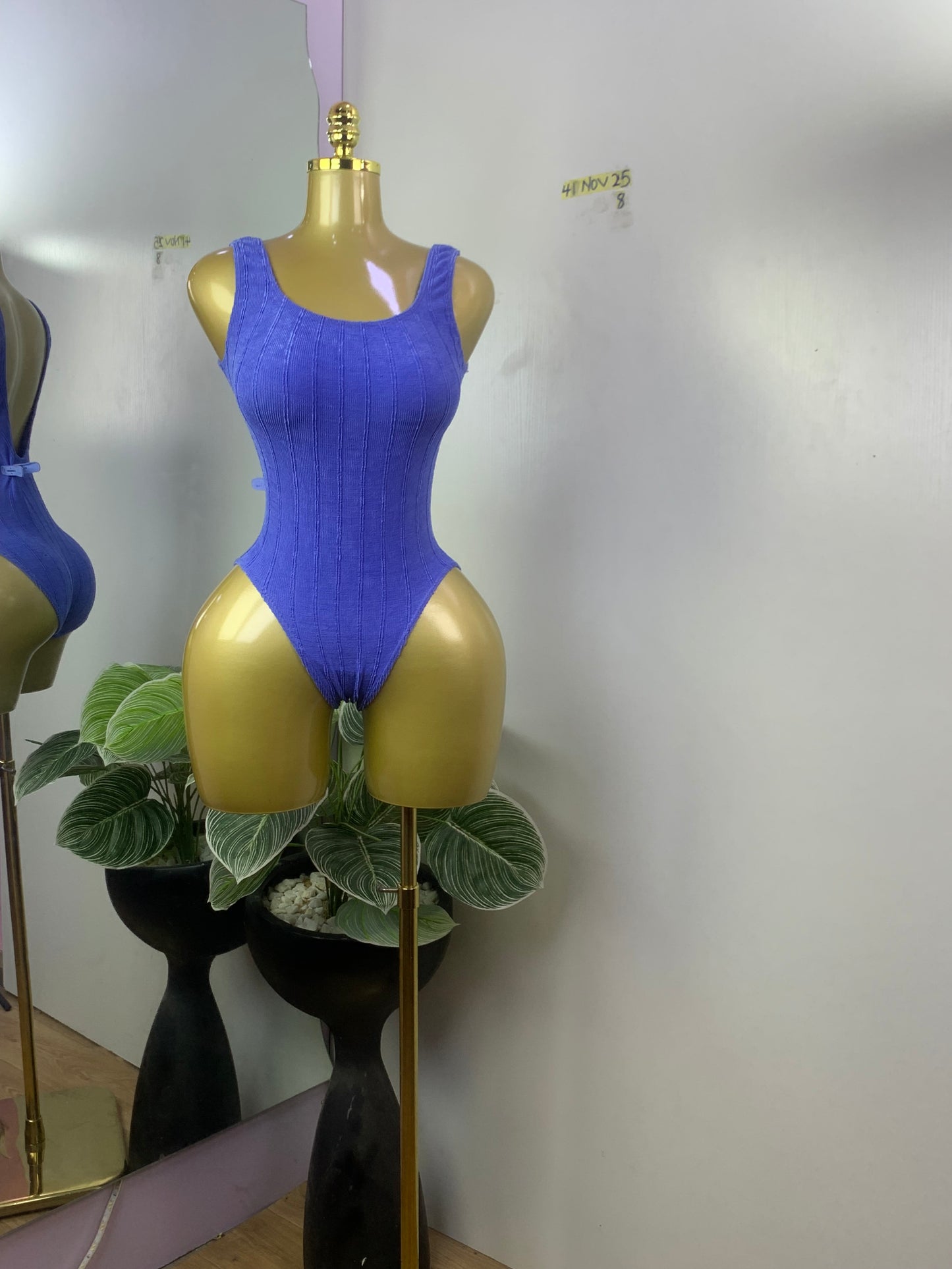 SIZE8 41NOV25(swimsuit)