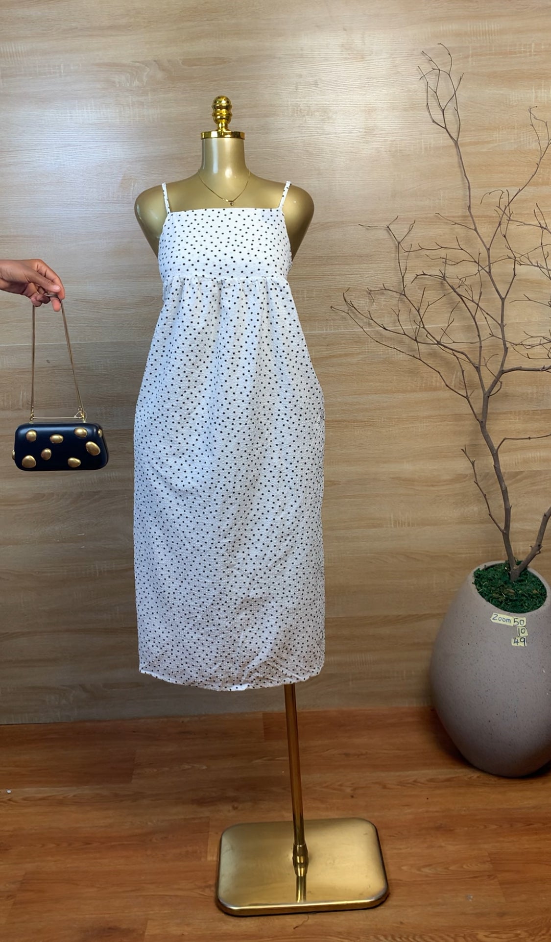 SIZE10 ZOOM50 Black&White polka dots dressLength49 little stain