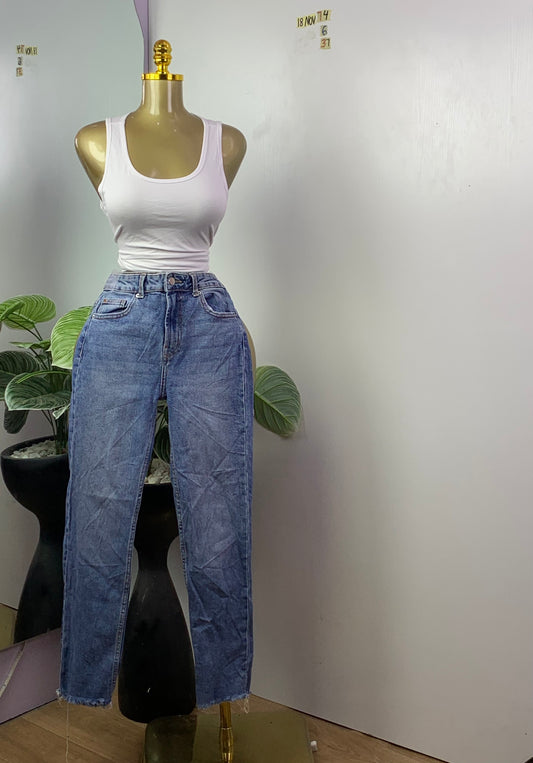 SIZE6 18NOV74 Length37(jean only)