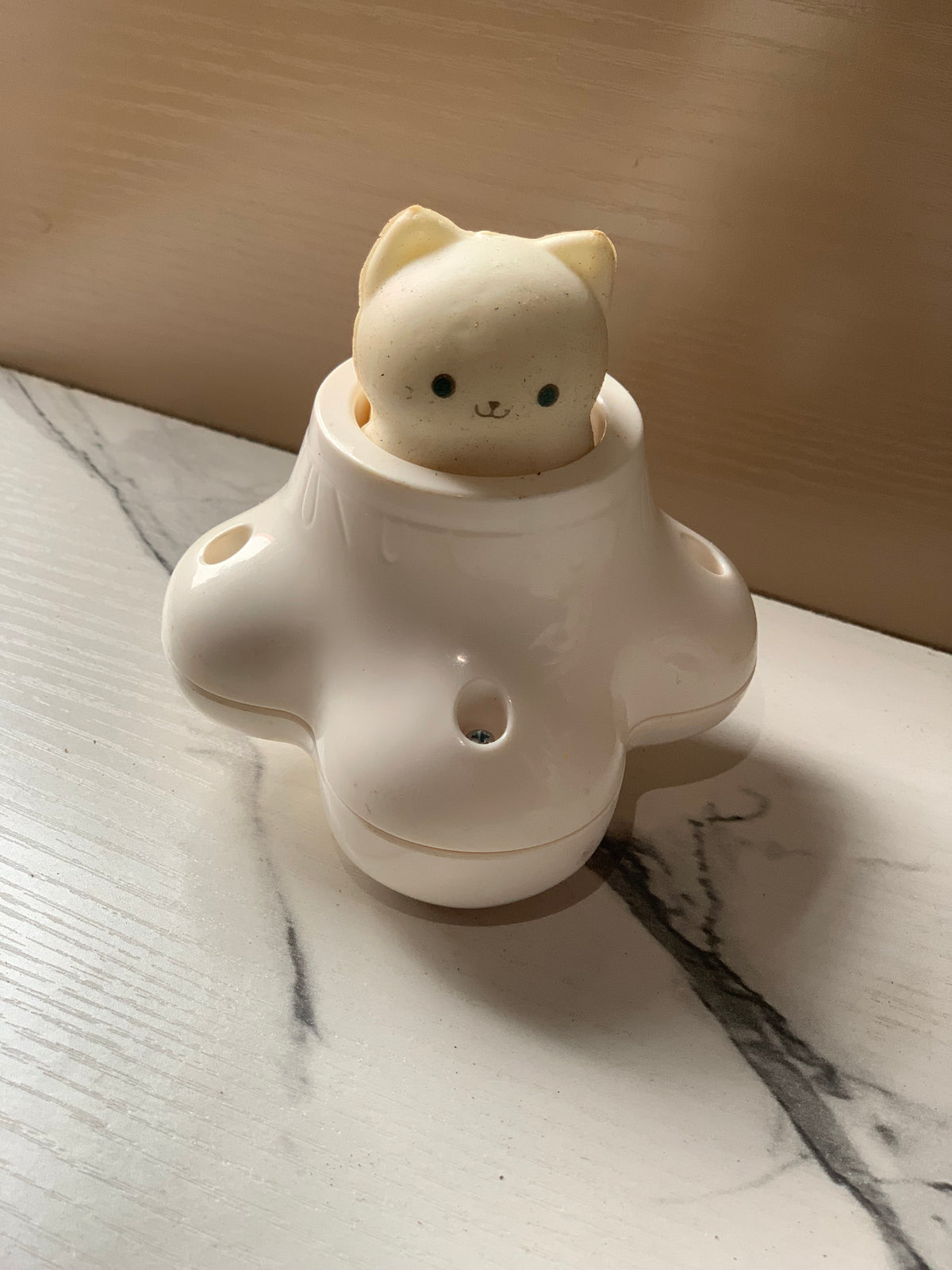 WHITE CAT TOY