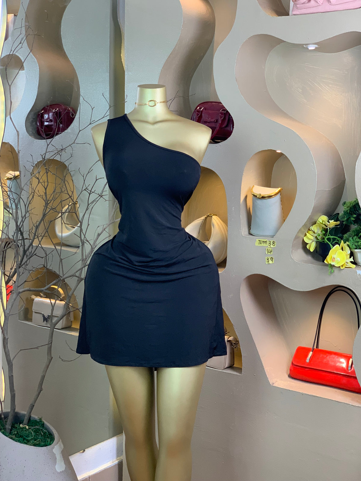 TEMMY38 SIZE14 Length39 black dress