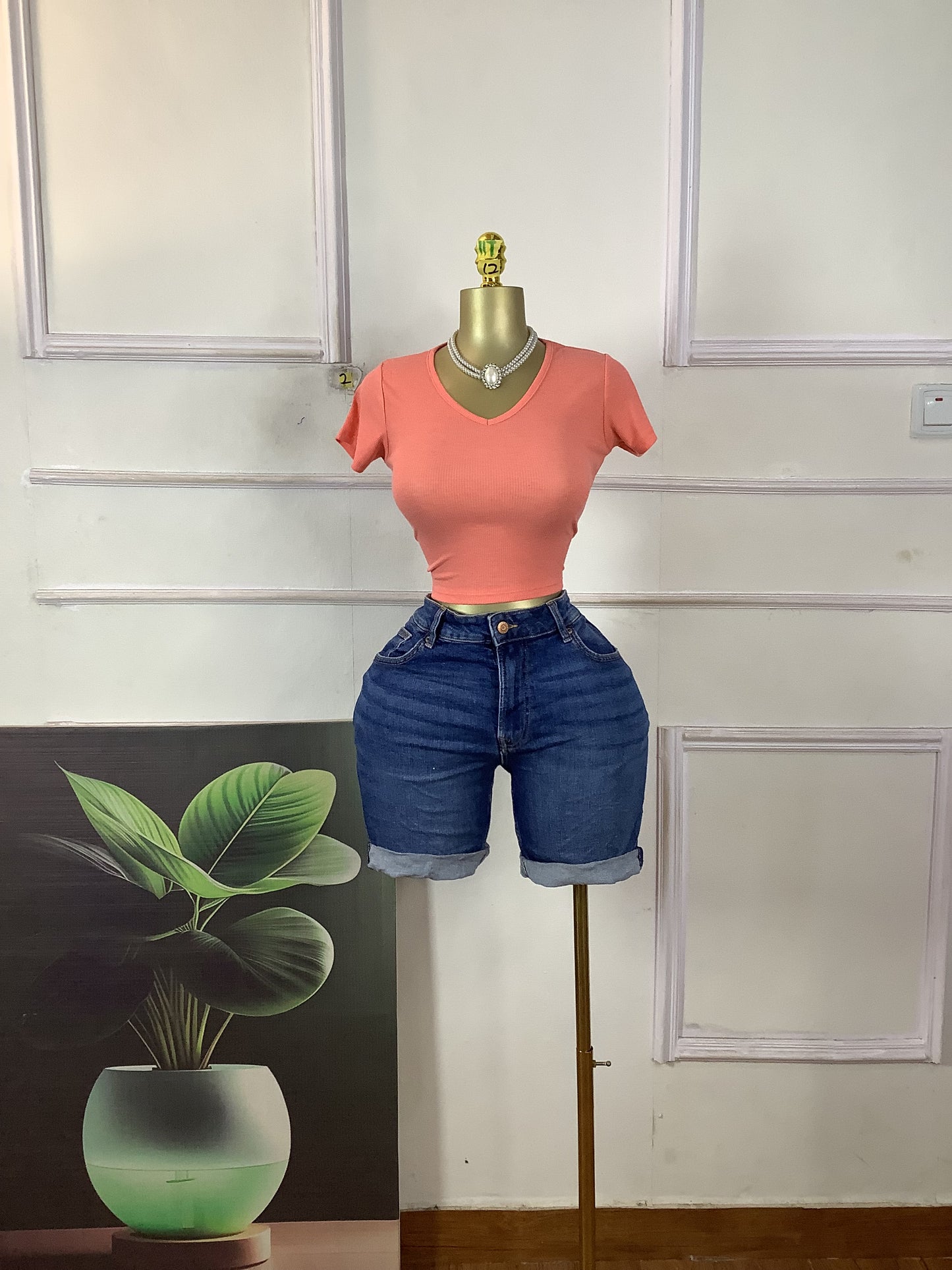 11T2 size 12 (brand new crop top only)