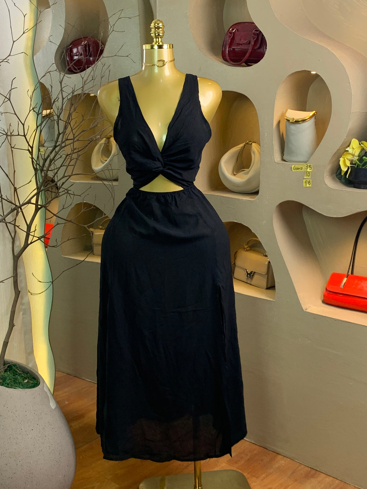 GRACE35 SIZE10 Length56 black dress