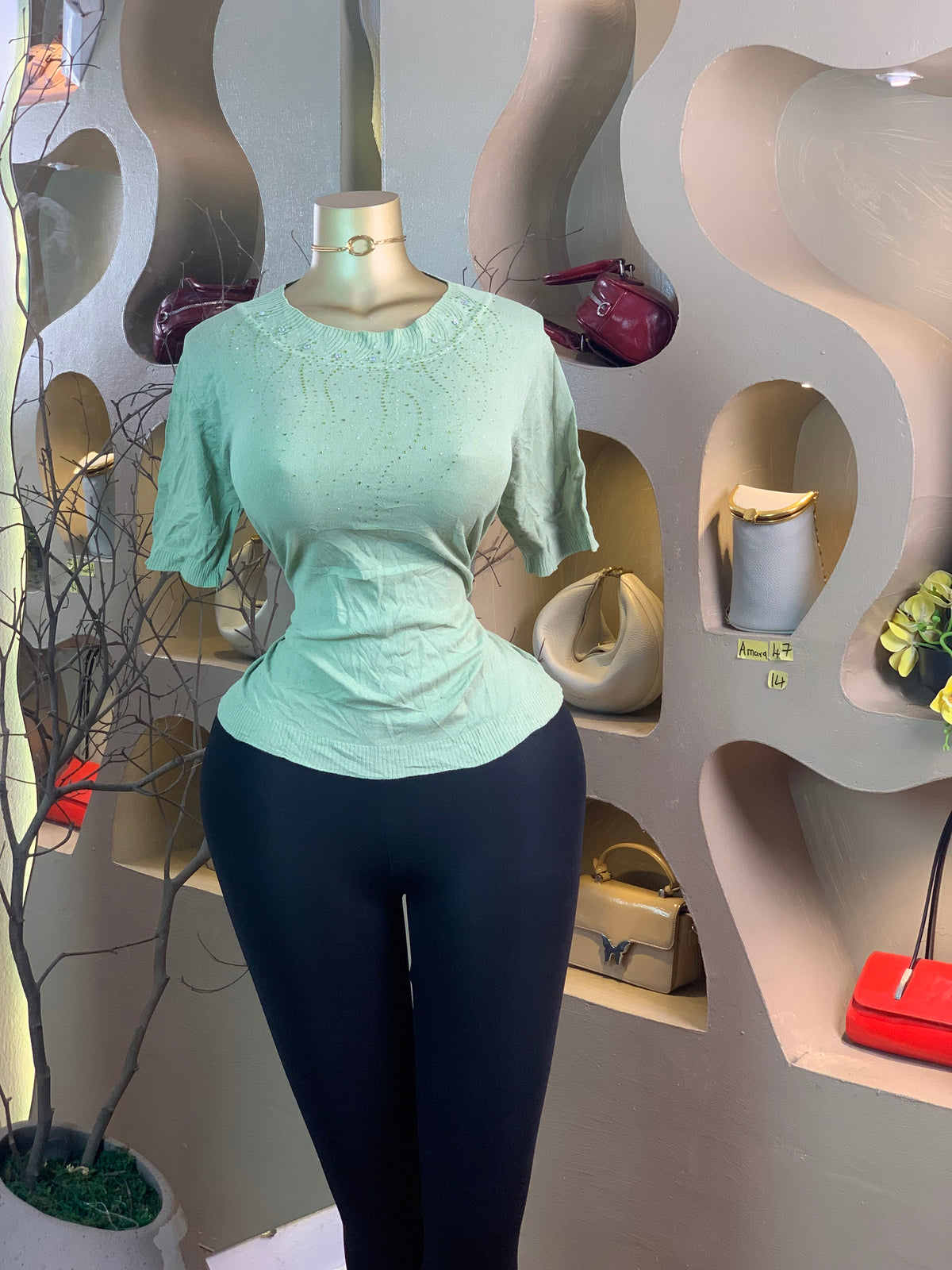 AMARA47 SIZE14 top only