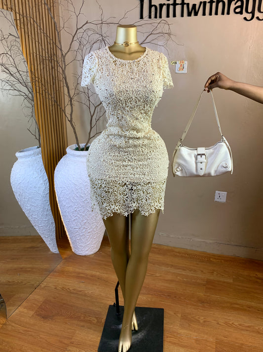 SADE32 SIZE8 Length37 cream dress
