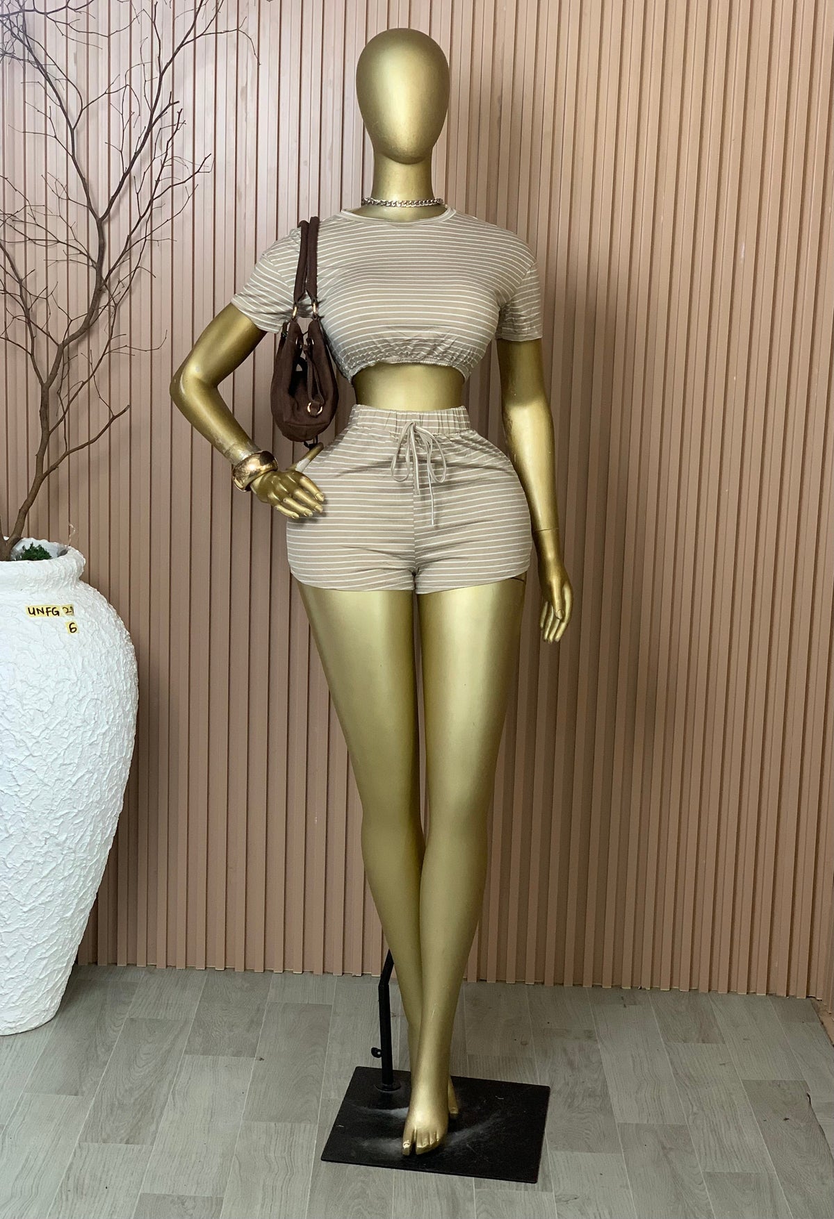 Unforgettable20 SIZE6 Brand new nude two piece set