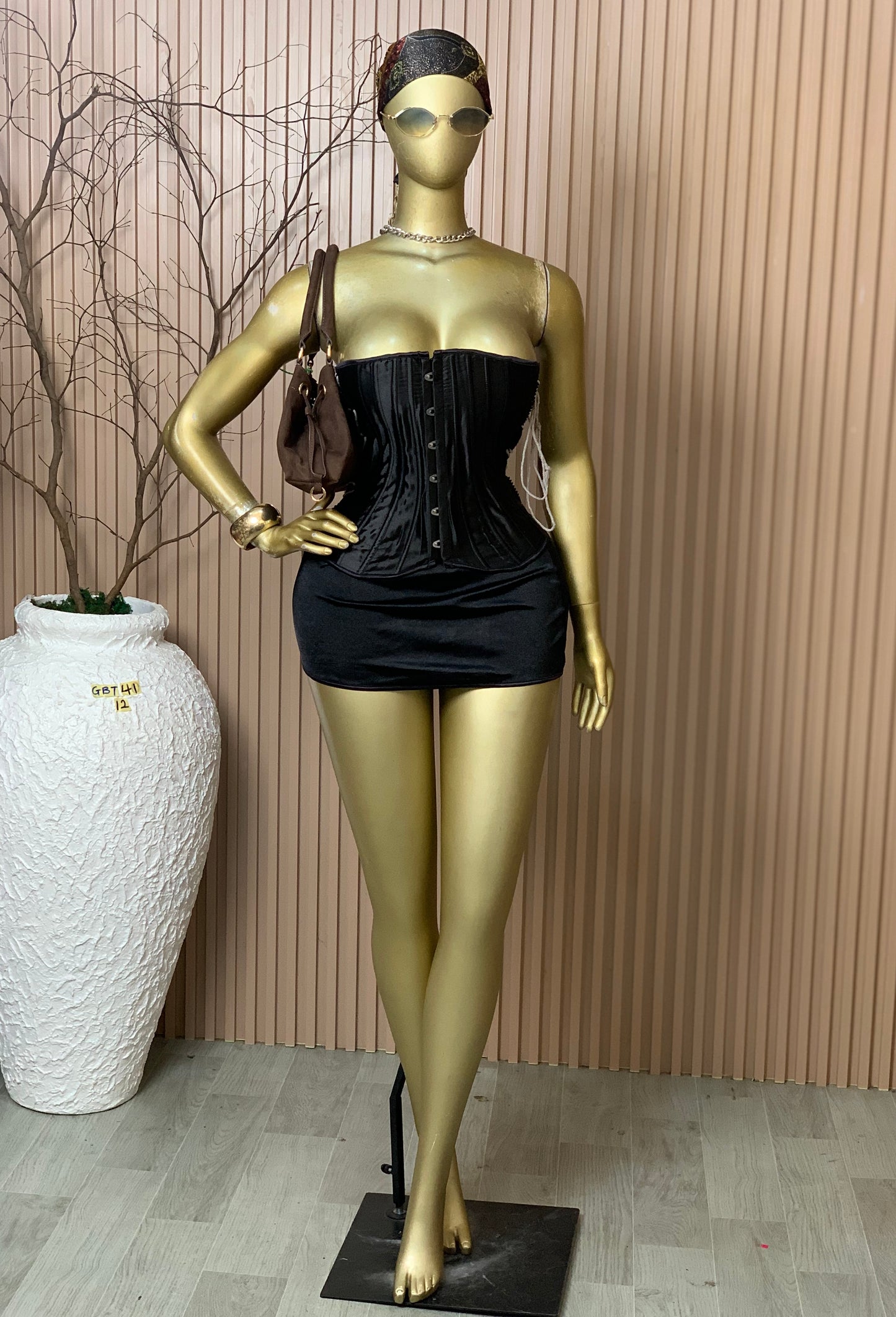 SIZE12 GLAMOUR CORSET41 COMES WITH PANT AND SKIRT