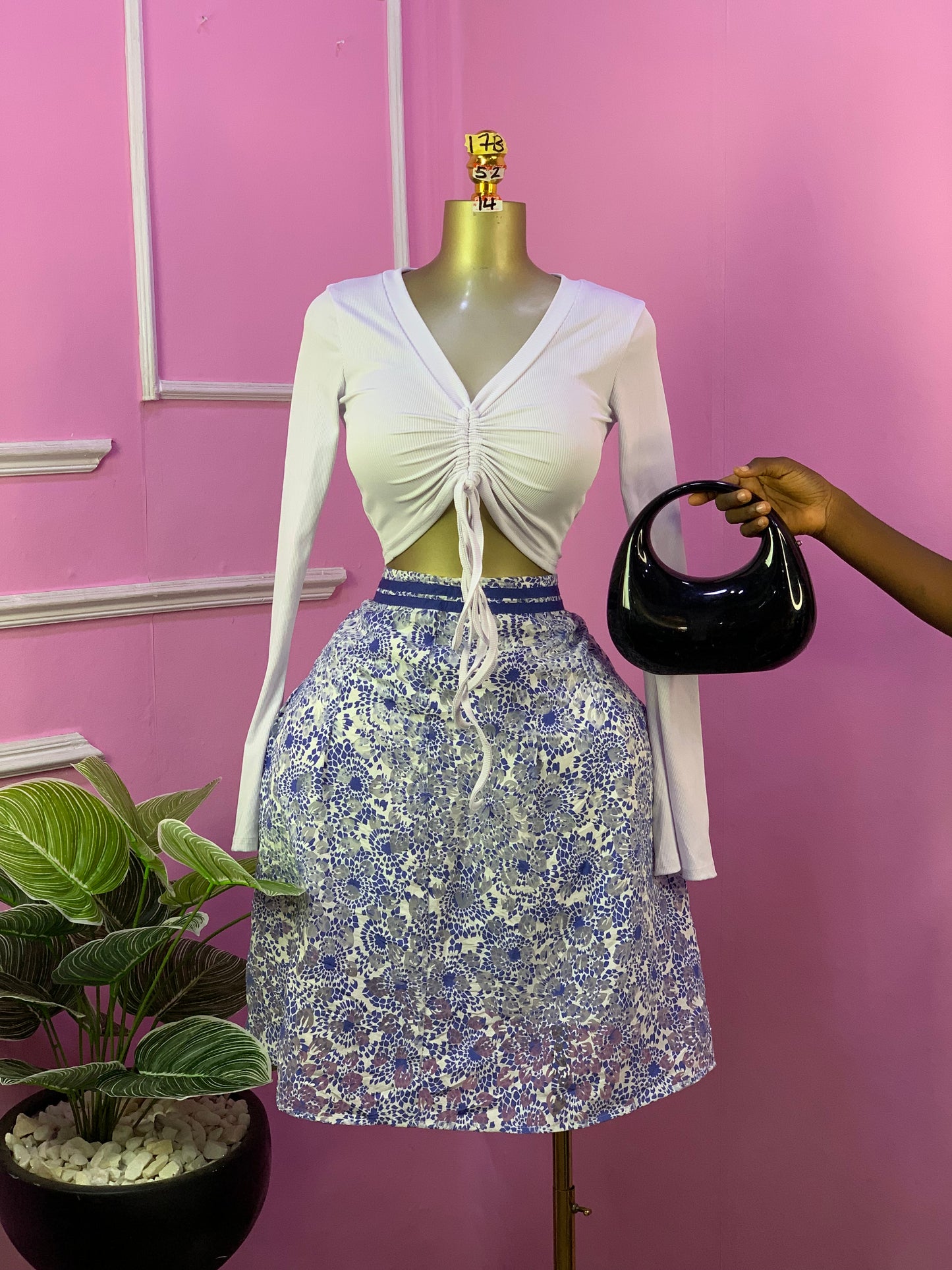 SIZE14 17B52 (skirt only)