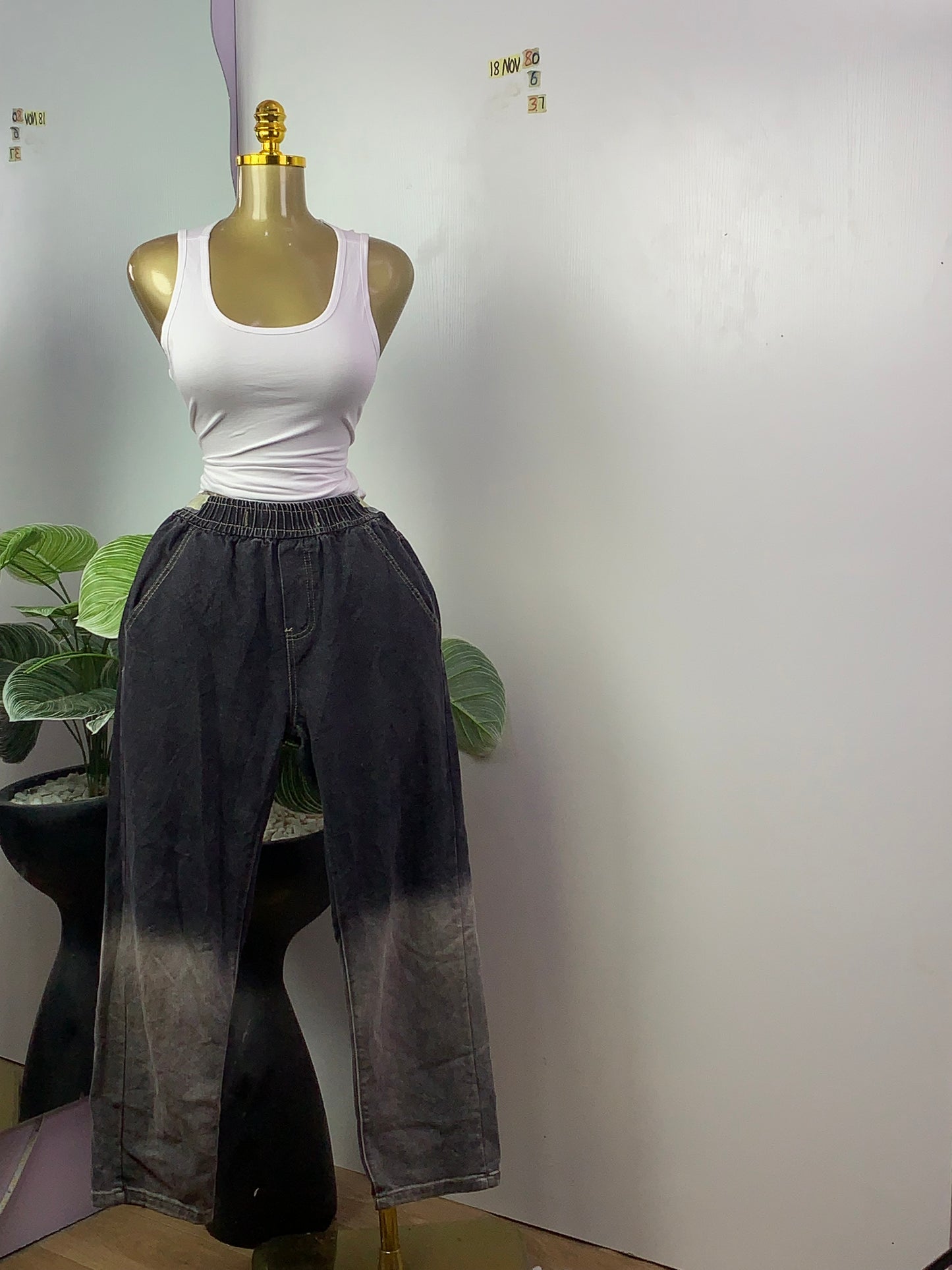 SIZE6 18NOV80 Length37(jean only)