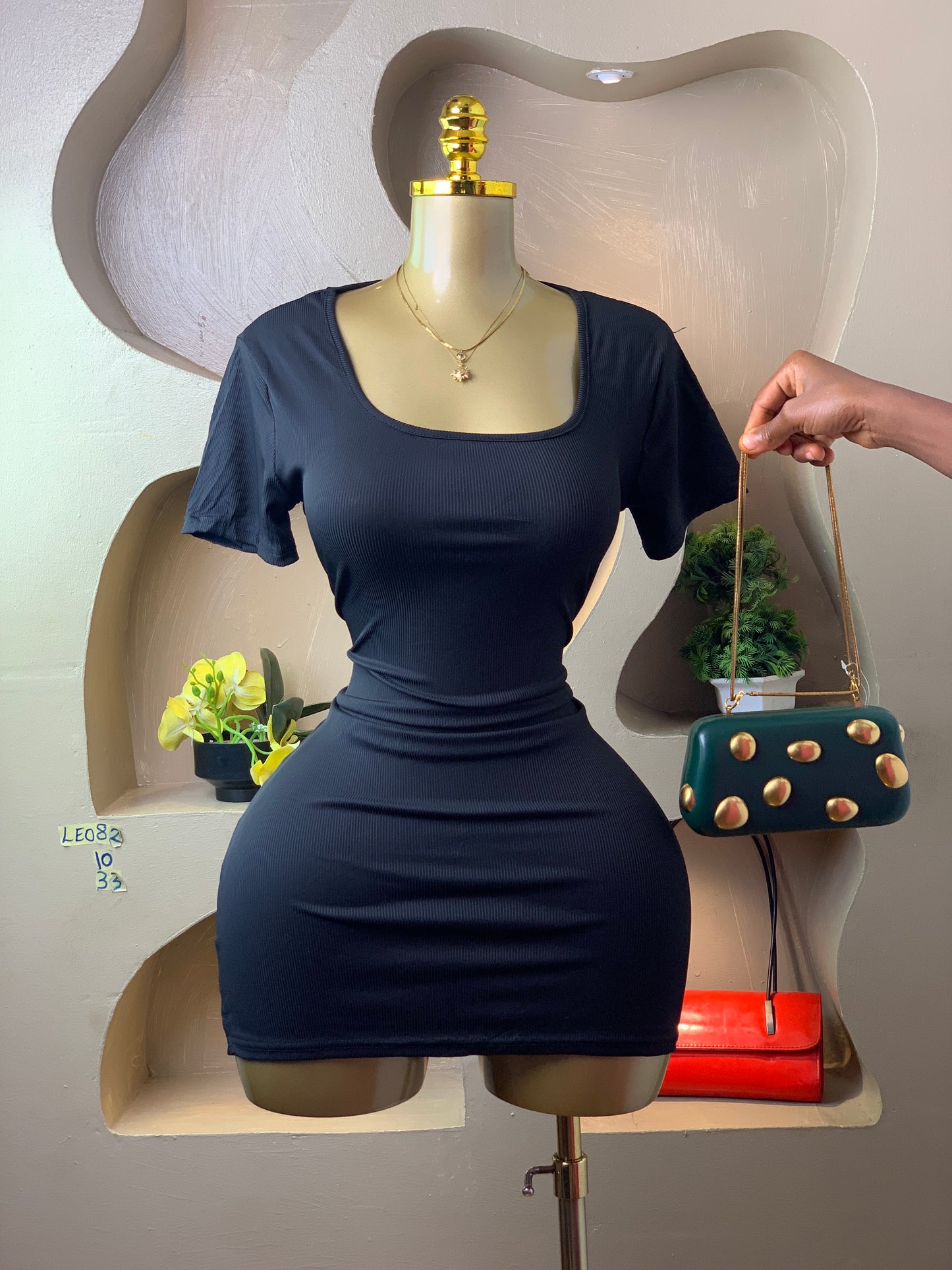 LEO82 BLACK DRESS SIZE10 Length33