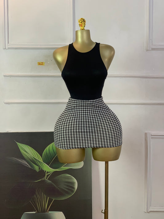 SIZE 6 15N42(skirt and bodysuit combo)