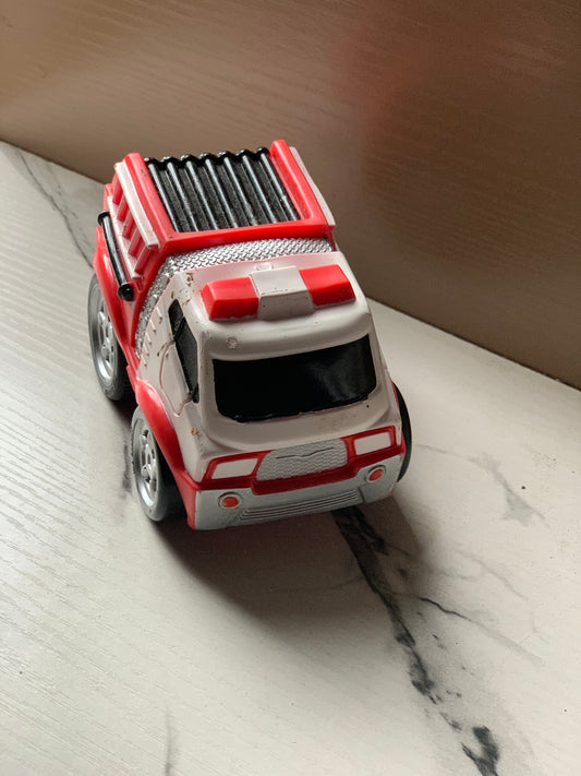 RED&WHITE CAR