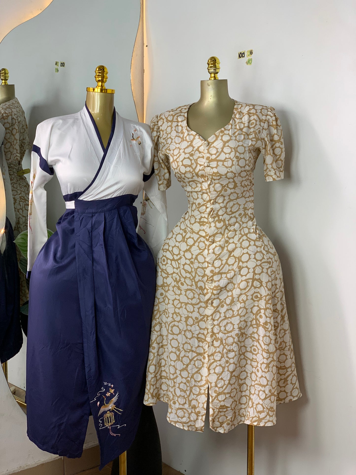 SIZE10 10O26A (white & navyblue)