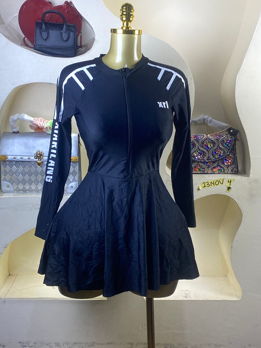 SIZE8 23NOV4 (swim suit)