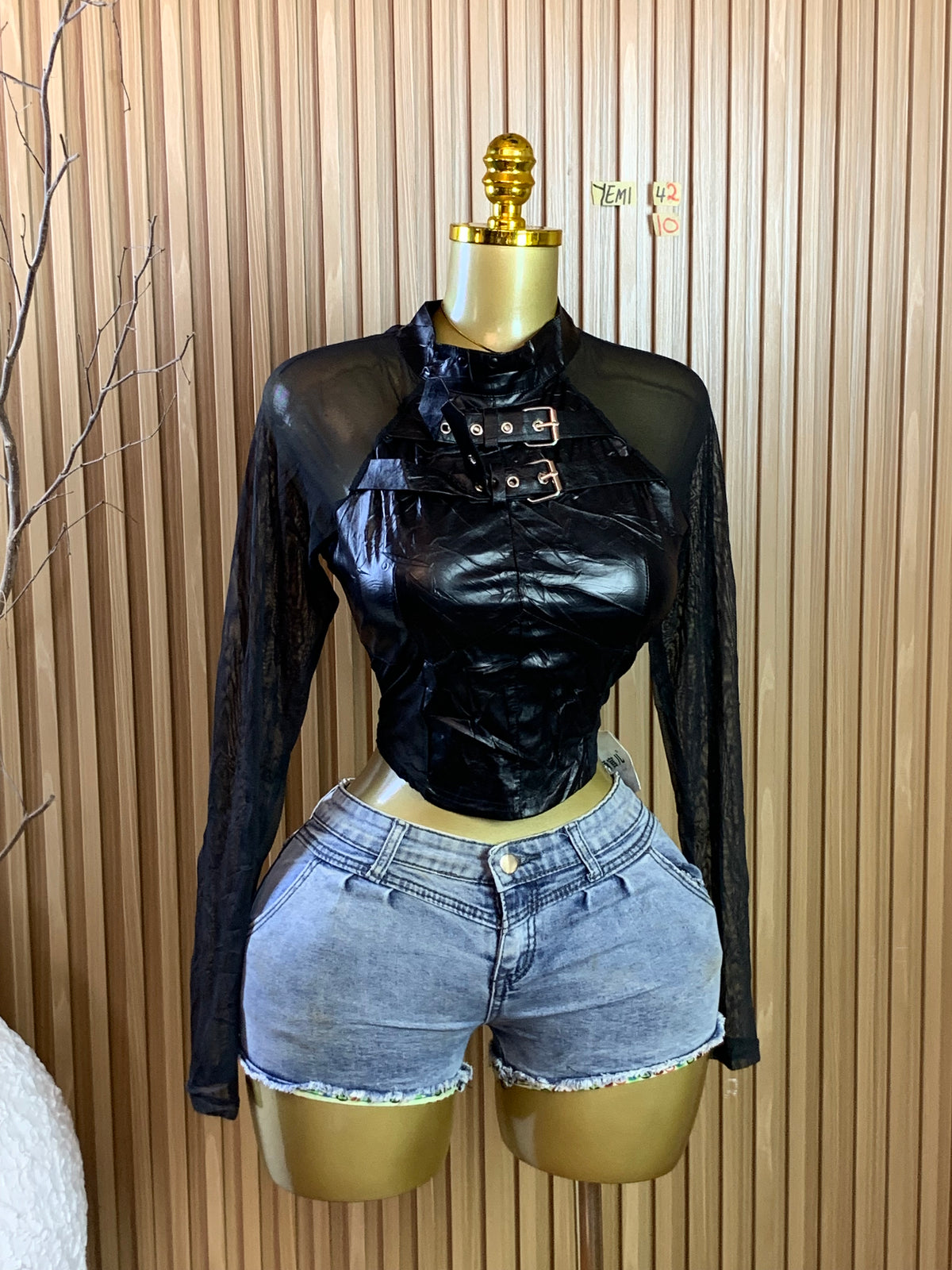 YEMI42 SIZE10(Leather top)