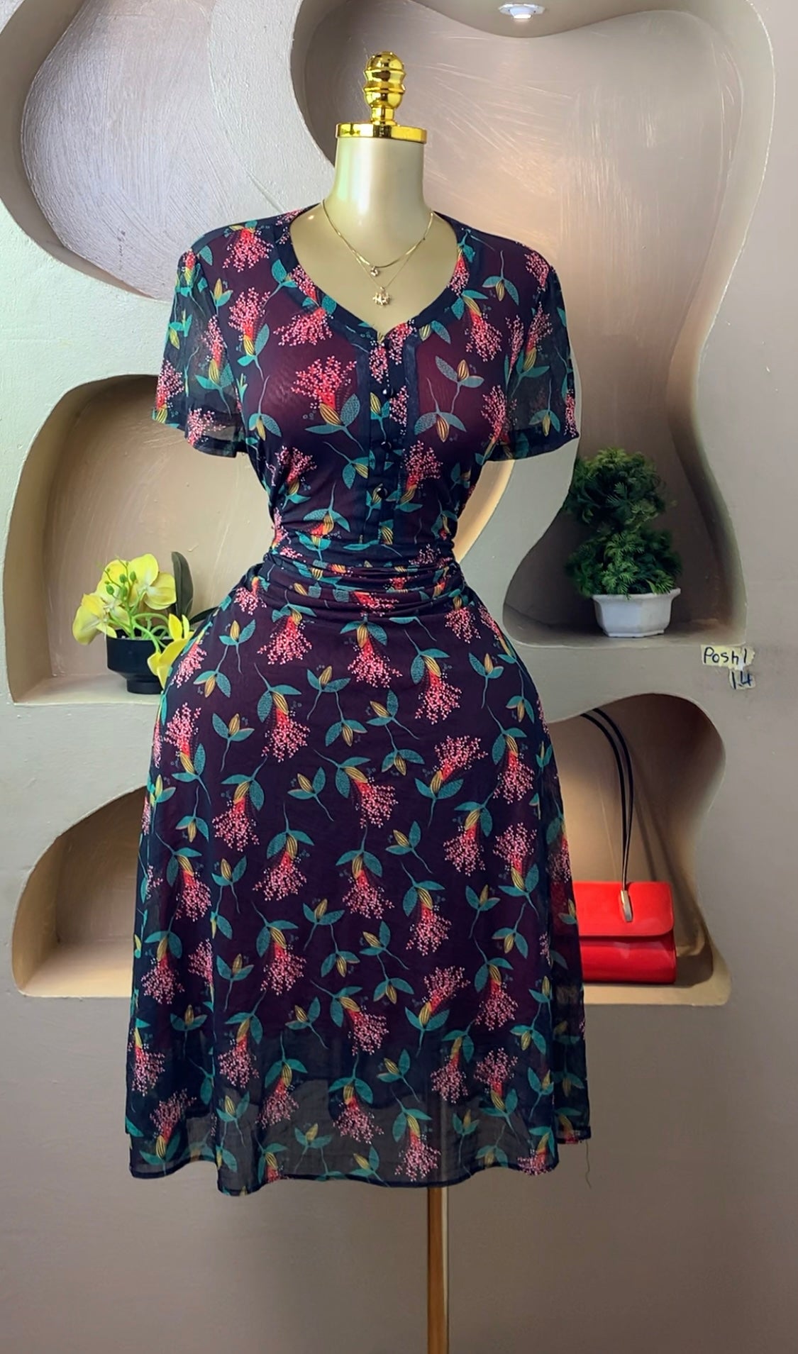 POSH1 FLORAL DRESS SIZE14