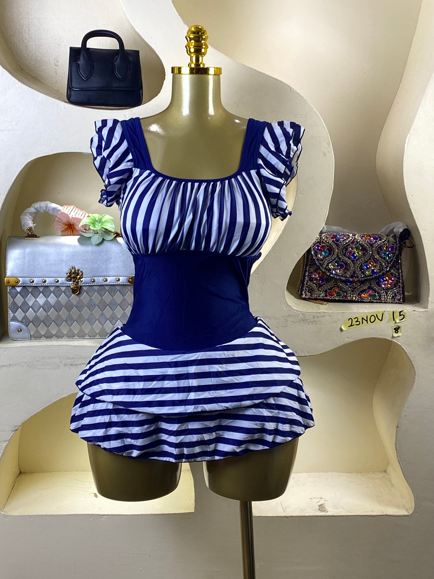 SIZE8 23NOV15(swim suit)