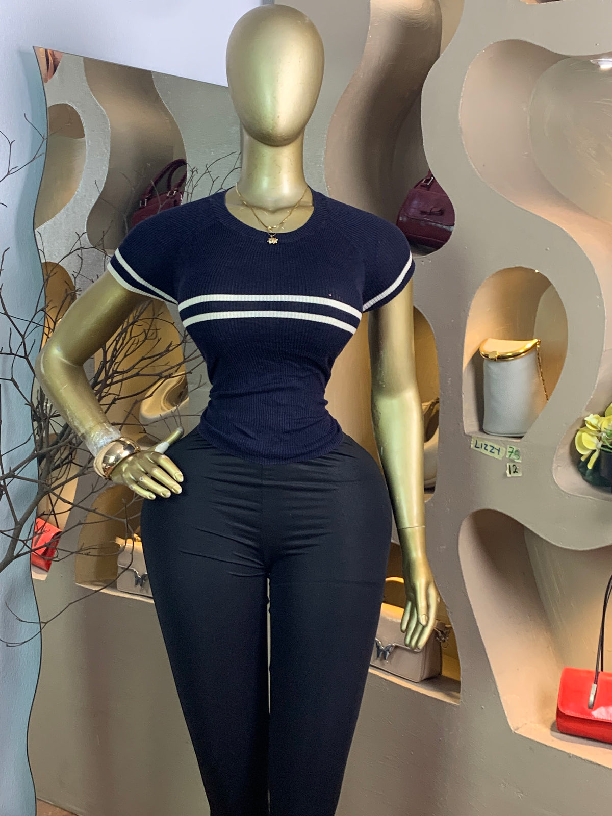 LIZZY75 SIZE12 top only