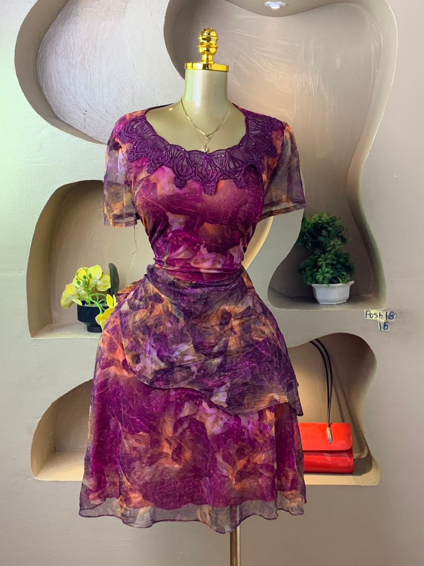 POSH18 FLORAL DRESS SIZE16