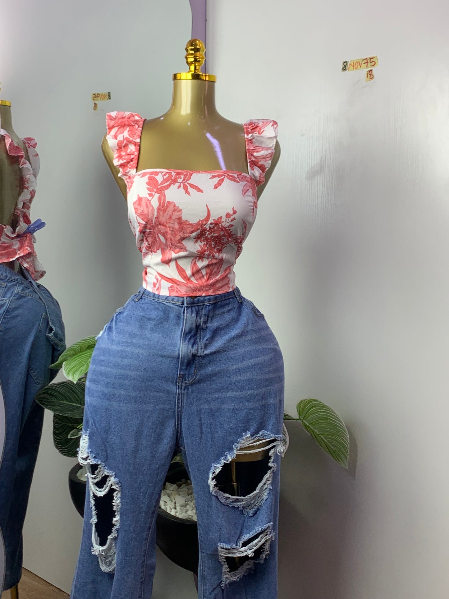 SIZE18 8NOV75(top only)