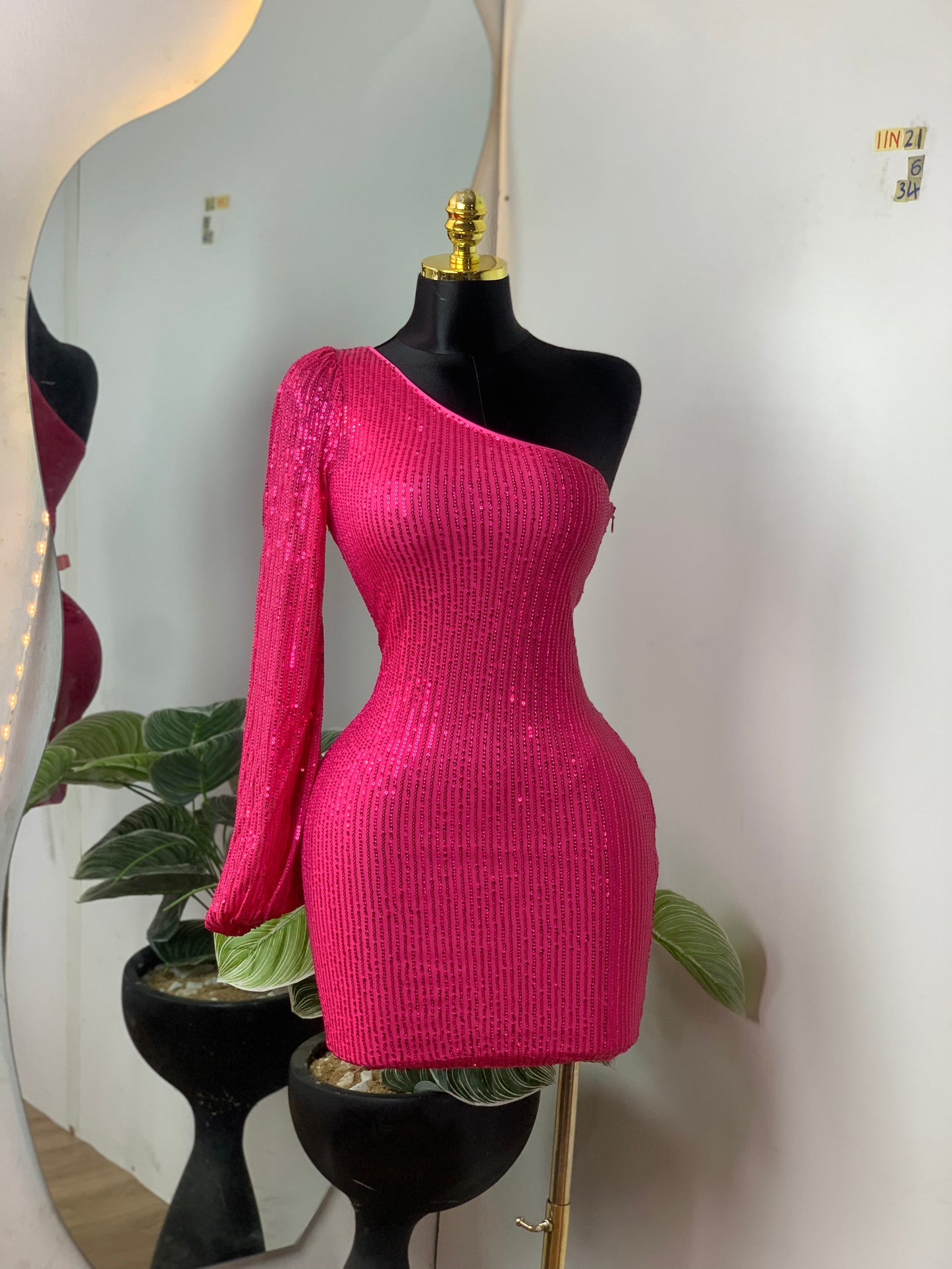 SIZE6 11N21 Length34