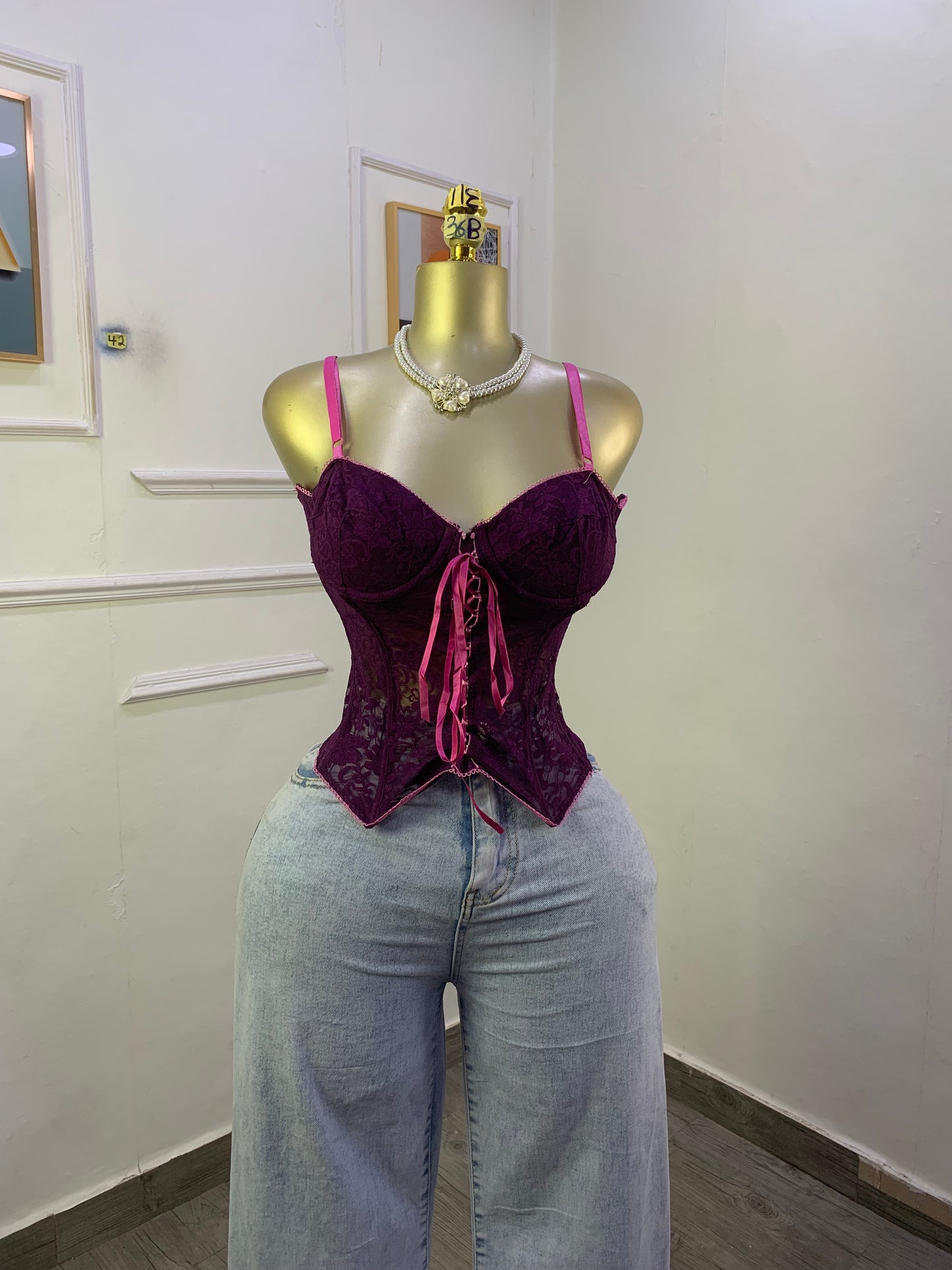 11E42 (corset) size 36B