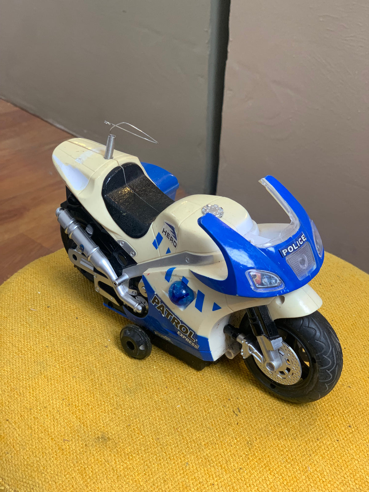 BLUE&WHITE POWERBIKE