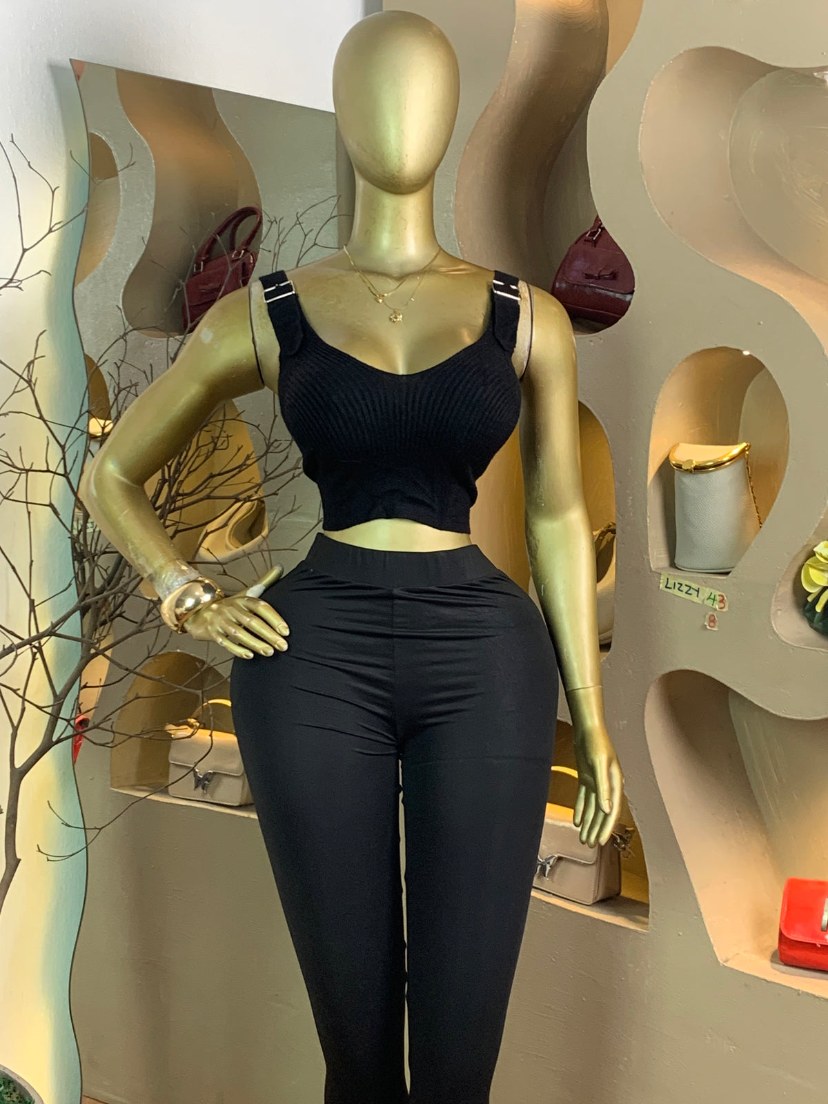 LIZZY43 SIZE8 top only