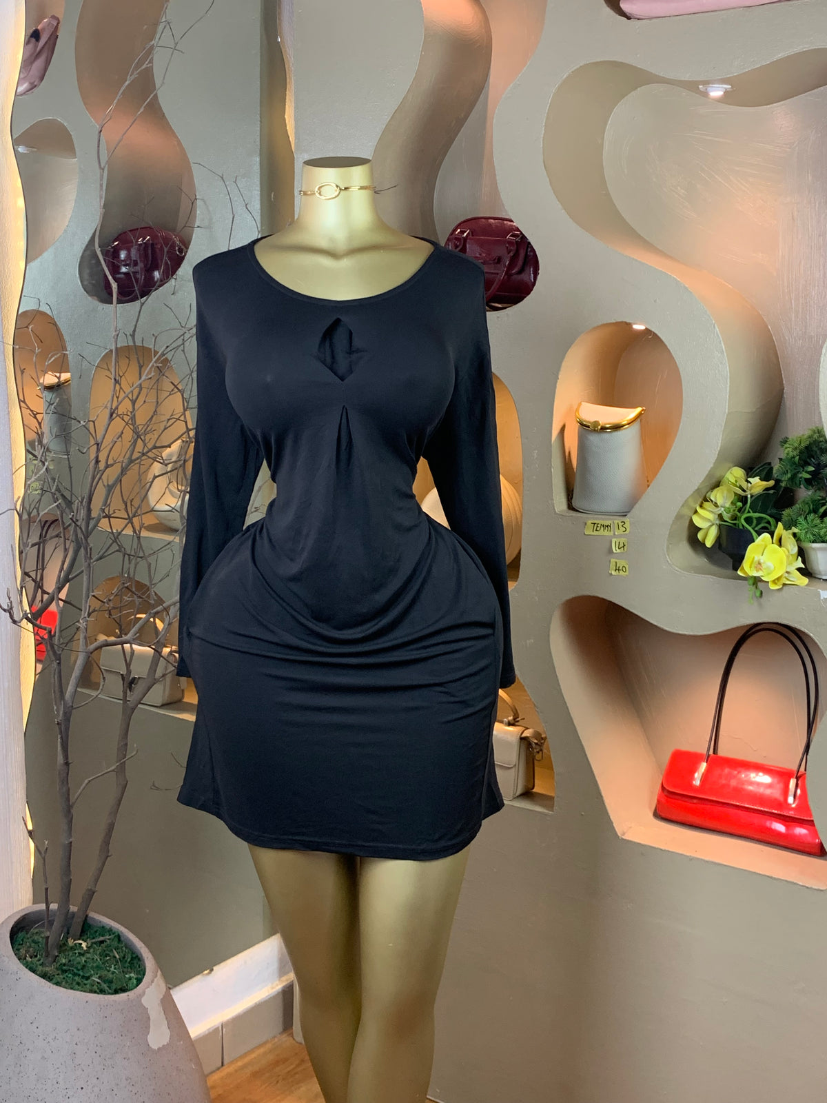 TEMMY13 SIZE14 Length40 blackdress