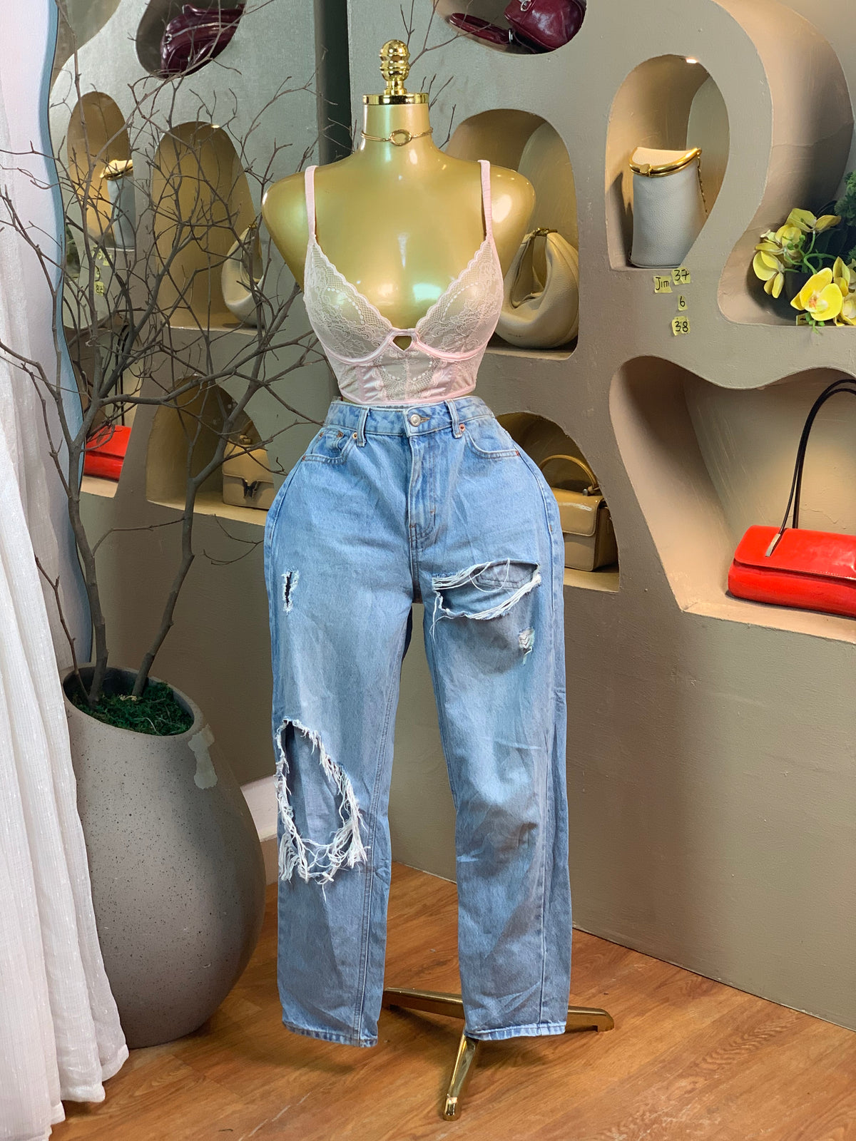 JIM37 SIZE6 Length38 jean only