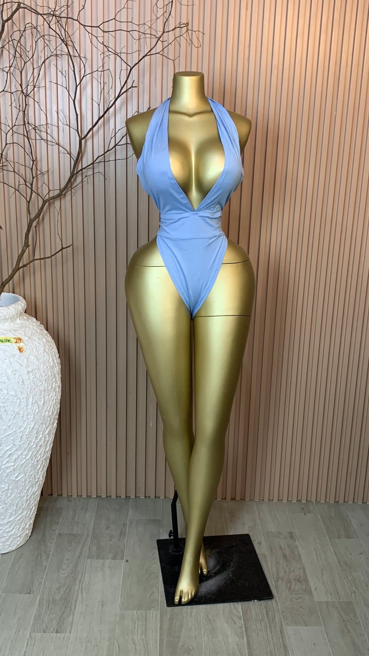 Joedelle24 size6&10 Brand new