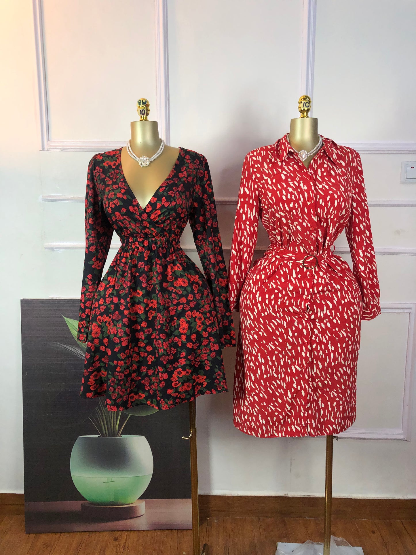 8w10b size 10(red with pattern dress)