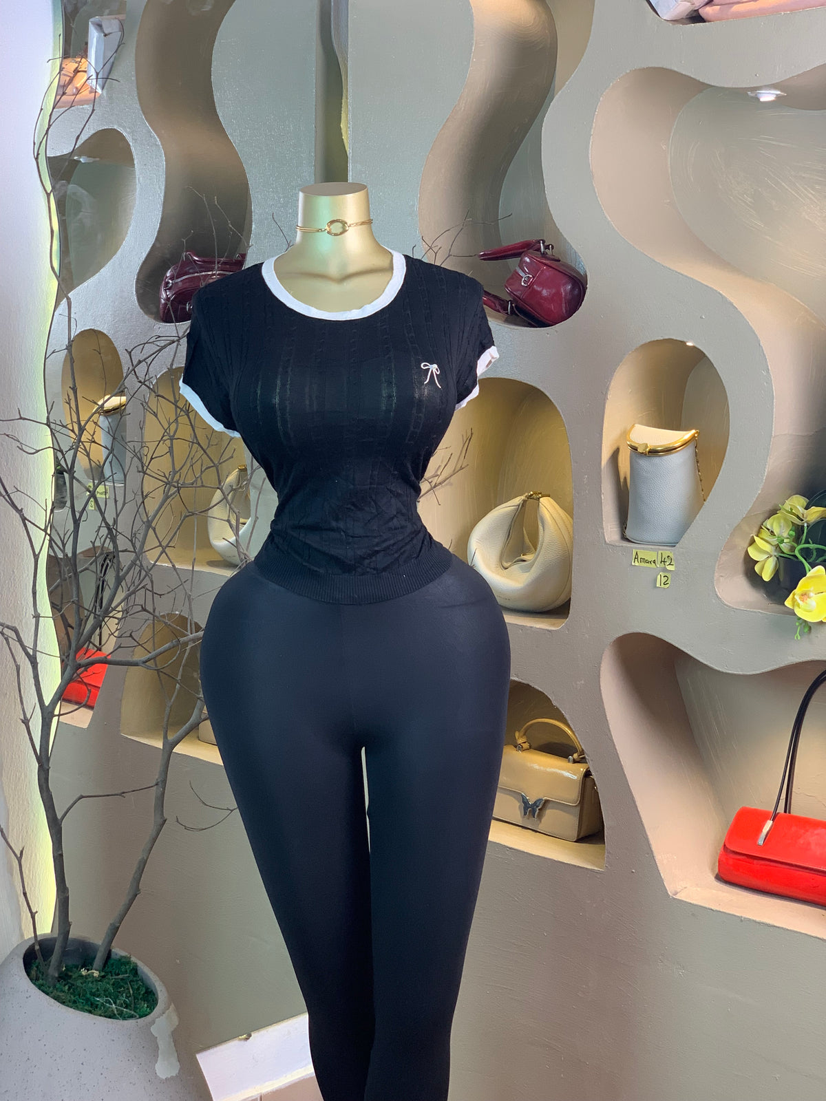 AMARA42 SIZE12 top only